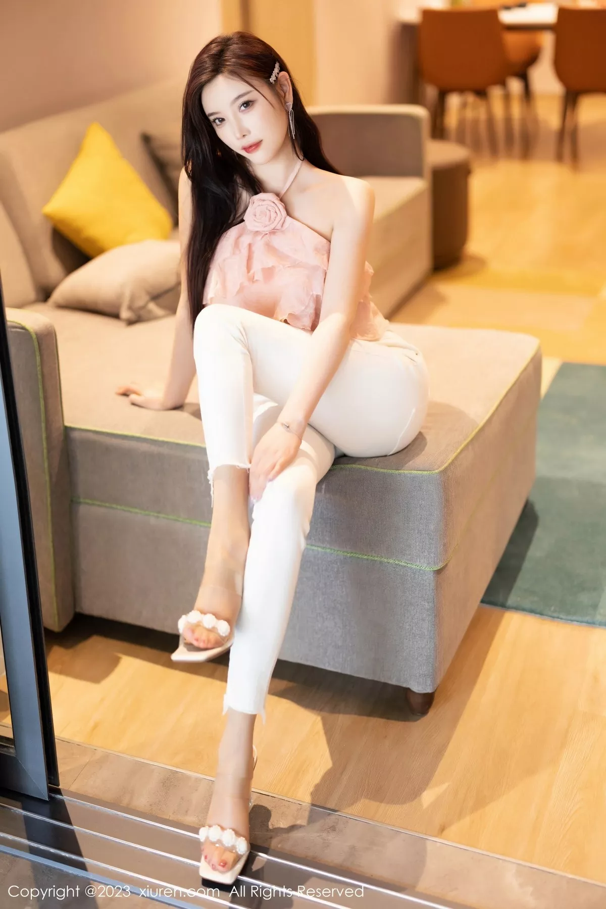 秀人集.com_[XiuRen秀人网]No.6907_女神杨晨晨Yome私房半脱露超薄肉丝秀完美身材惹火诱惑写真86P