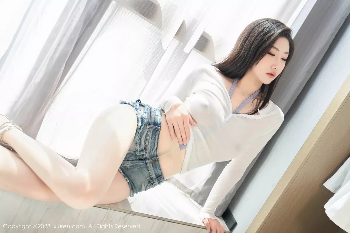 秀人集.com_[XiuRen秀人网]No.6911_模特沈青黛轻透上衣配牛仔短裤露超薄肉丝秀曼妙身姿诱惑写真91P