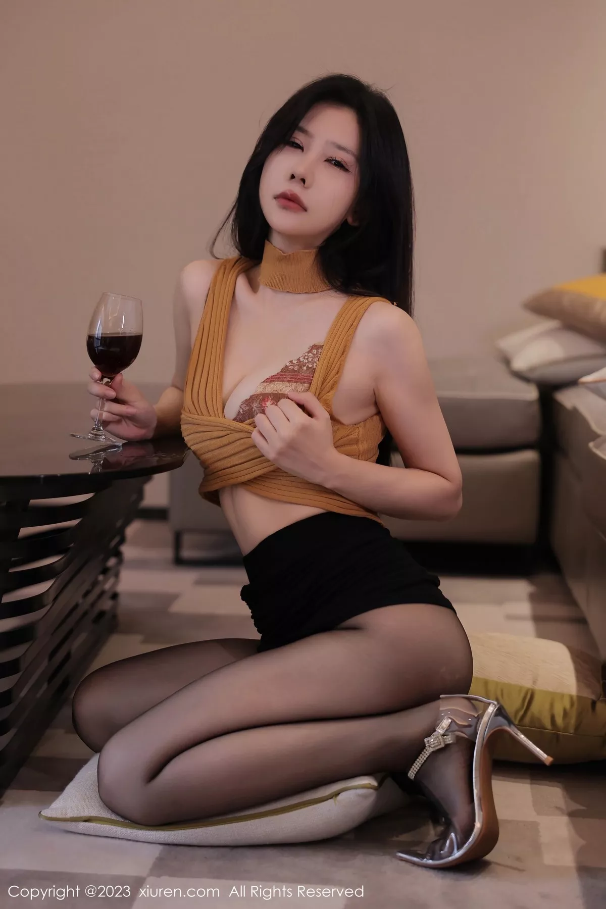 秀人集.com_[XiuRen秀人网]No.6920_模特尹甜甜半脱露性感咖啡色蕾丝内衣配超薄黑丝惹火诱惑写真82P