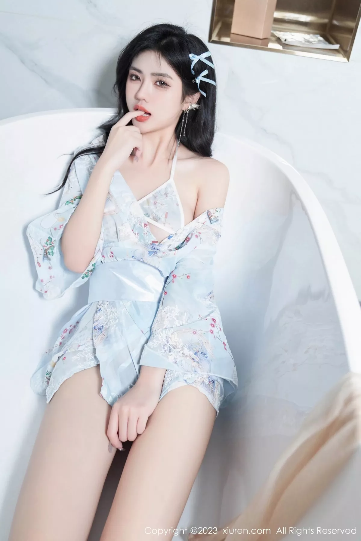 秀人集.com_[XiuRen秀人网]No.6924_模特浅浅Danny淡蓝色花纹睡裙配原色丝袜秀曼妙身姿诱惑写真79P