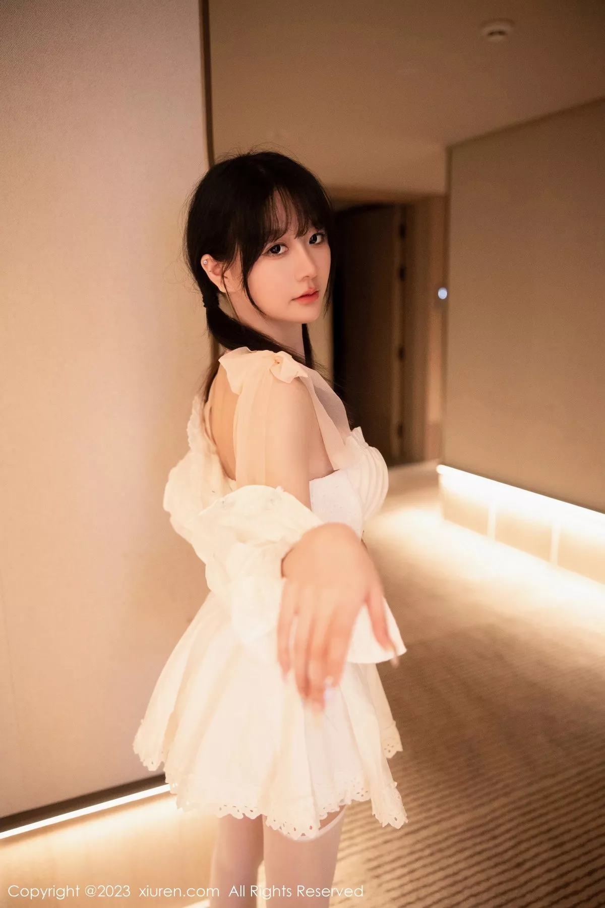 秀人集.com_[XiuRen秀人网]No.6933_模特幼幼白色连衣短裙露性感粉色情趣内衣秀完美身材诱惑写真83P