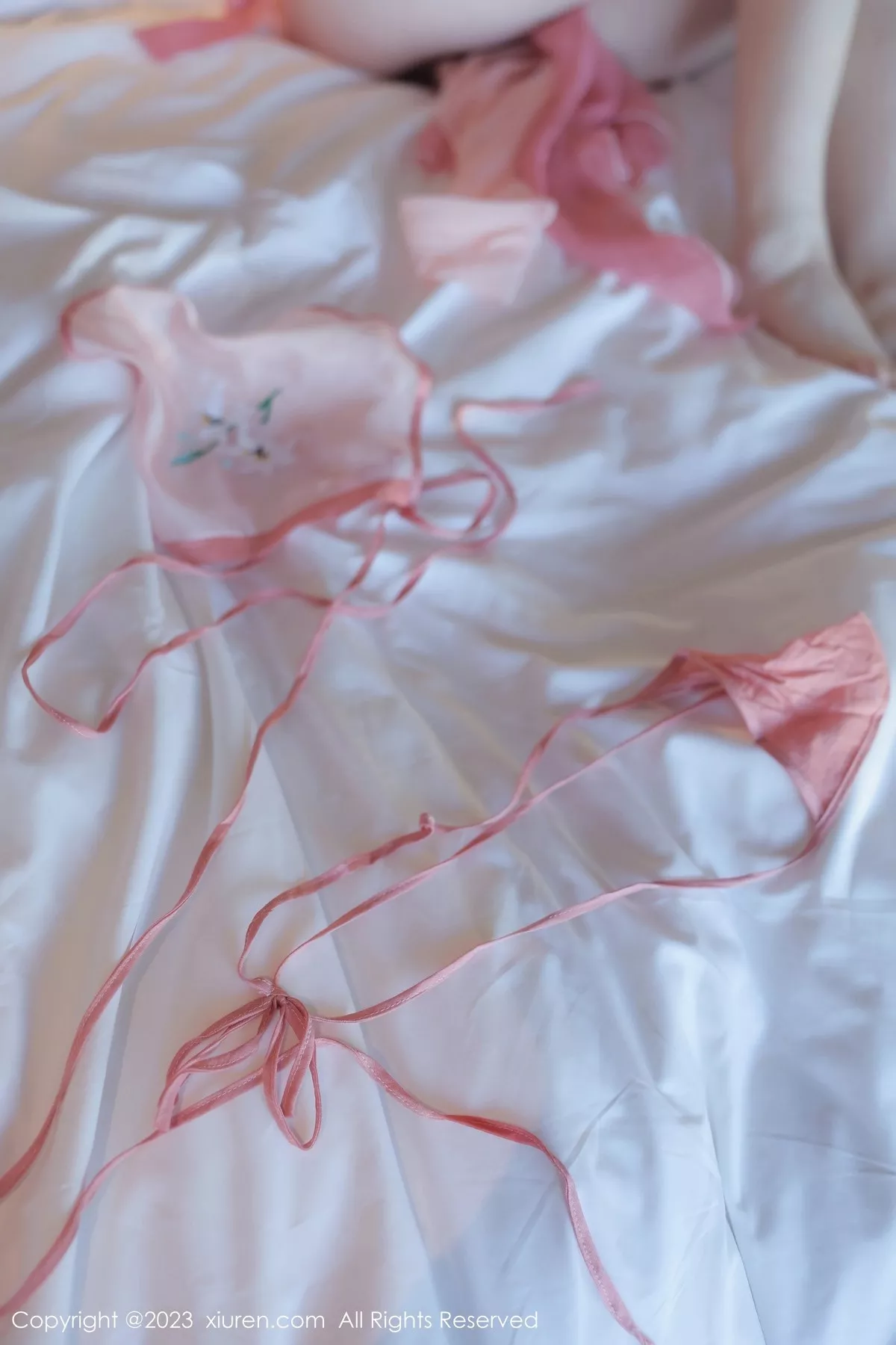 秀人集.com_[XiuRen秀人网]No.6926_新人模特林悠悠私房性感粉色古装服饰秀曼妙身姿迷人诱惑写真77P