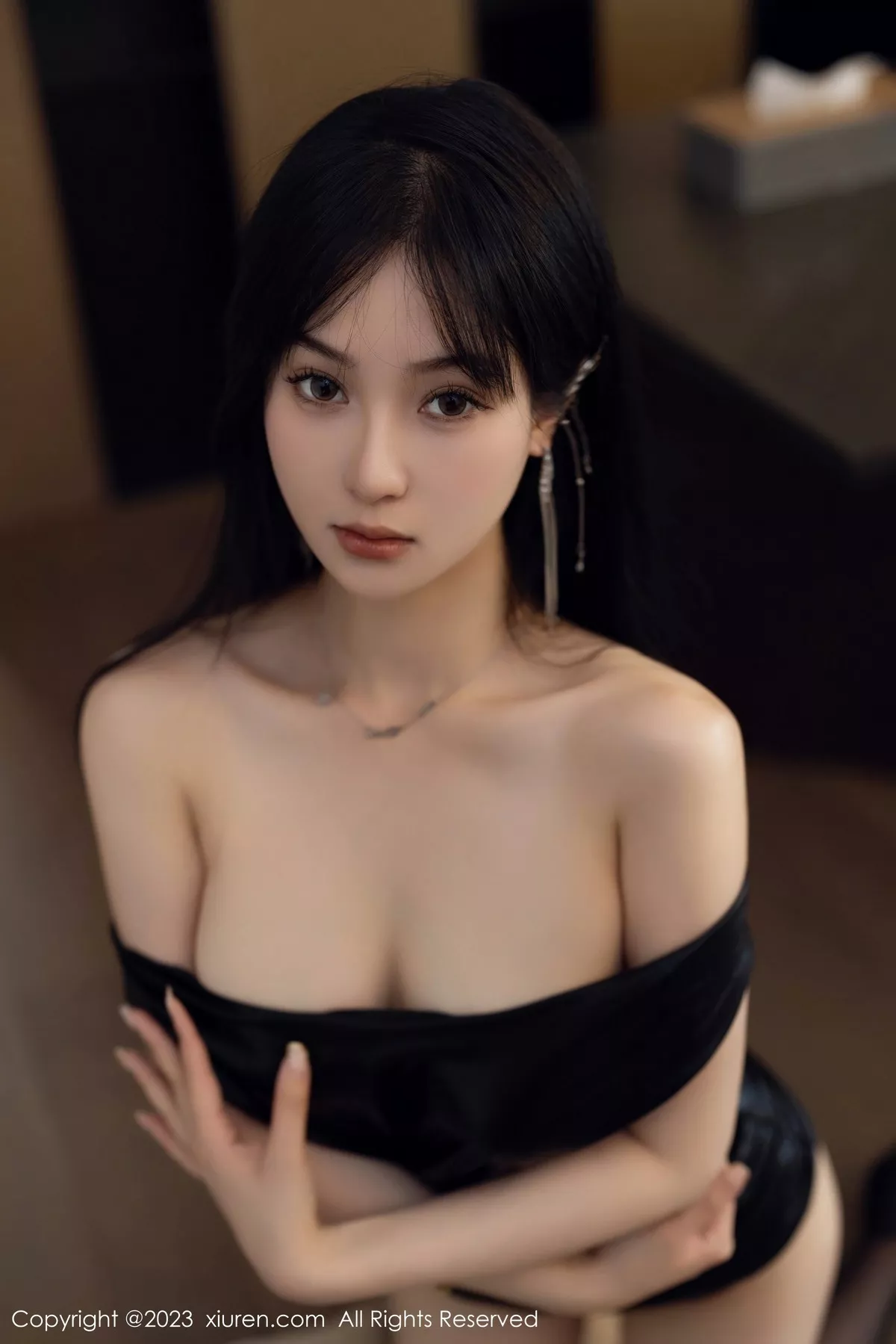 秀人集.com_[XiuRen秀人网]No.6785_模特柚琪Rich黑色紧身连衣短裙配超薄黑丝秀曼妙身姿诱惑写真60P