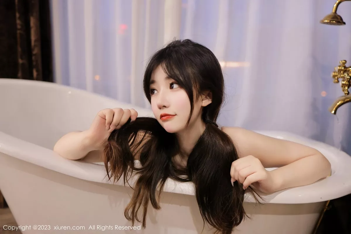 秀人集.com_[XiuRen秀人网]No.6781_新人模特岁小岁浴室蓝色高开叉连体衣湿身秀完美身材诱惑写真74P