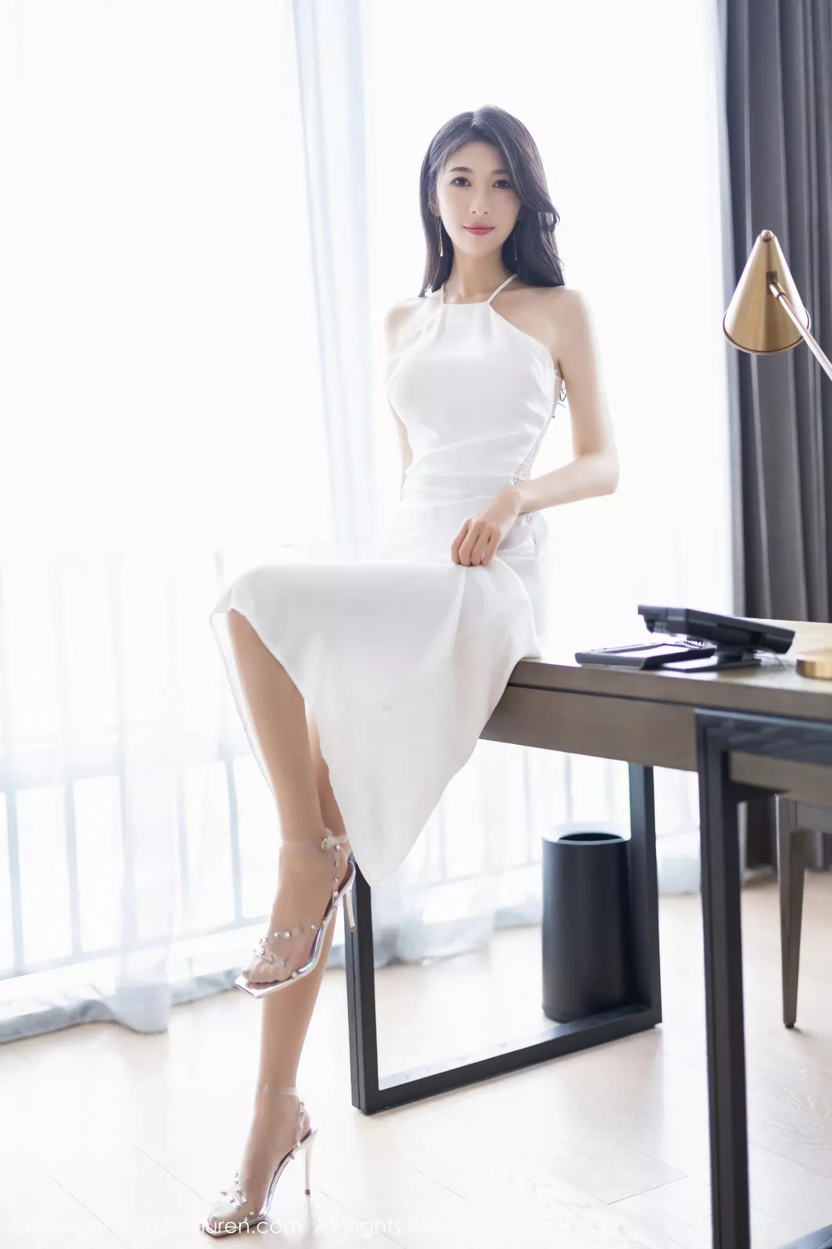 秀人集.com_[XiuRen秀人网]No.6817_模特林乐一白色露肩连衣裙+性感网状链内衣秀惹火身材诱惑写真82P