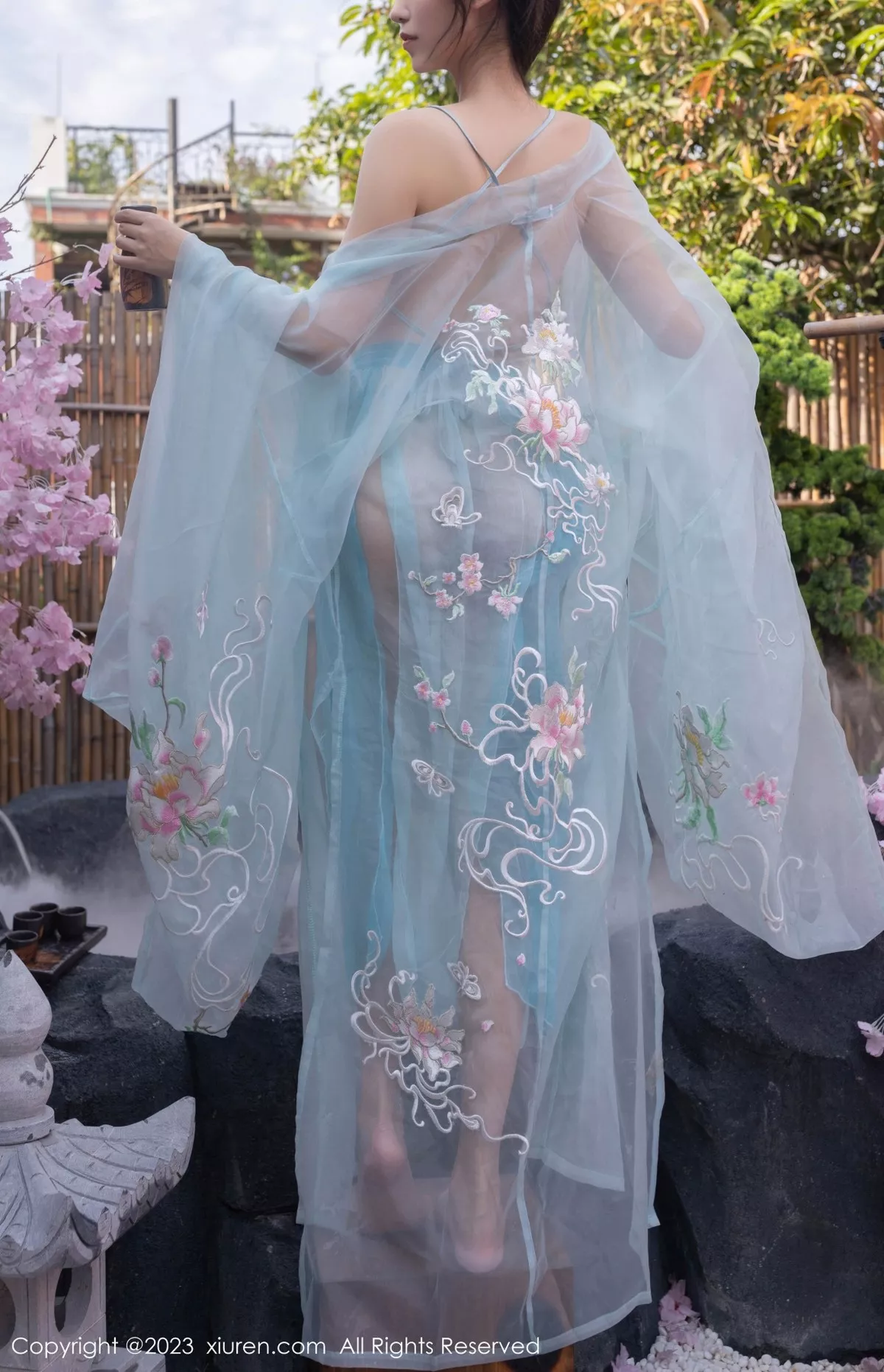 秀人集.com_[XiuRen秀人网]No.6991_模特利世户外温泉性感浅蓝色古装服饰秀曼妙身姿惹火诱惑写真74P