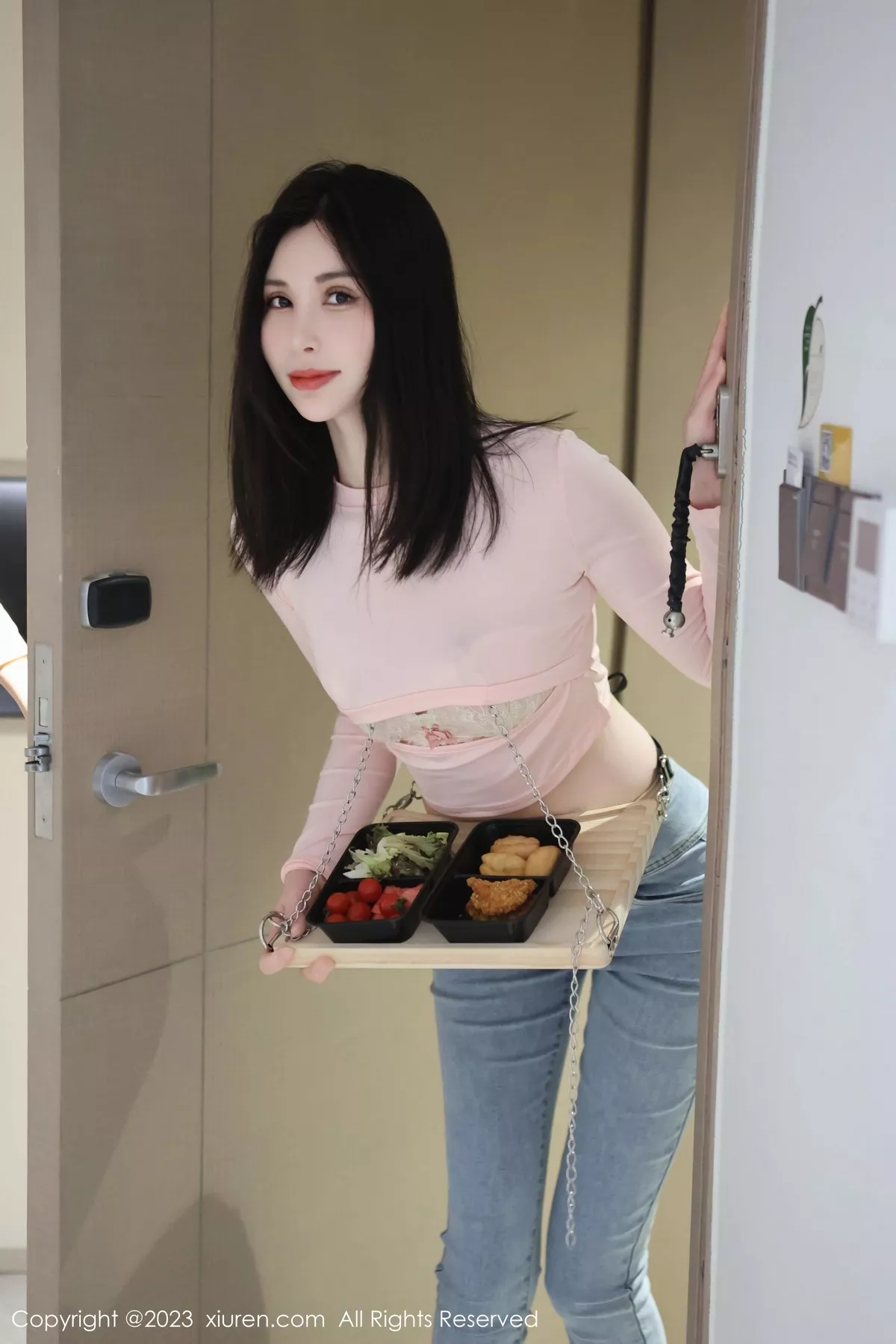 秀人集.com_[XiuRen秀人网]No.6992_模特王曼柔粉色衣配牛仔裤露粉色蕾丝内衣秀曼妙身姿诱惑写真82P