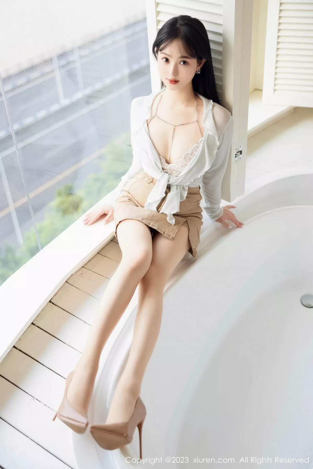 秀人集.com_[XiuRen秀人网]No.6995_模特柚琪Rich性格白色蕾丝内衣配超薄肉丝秀曼妙身姿诱惑写真80P