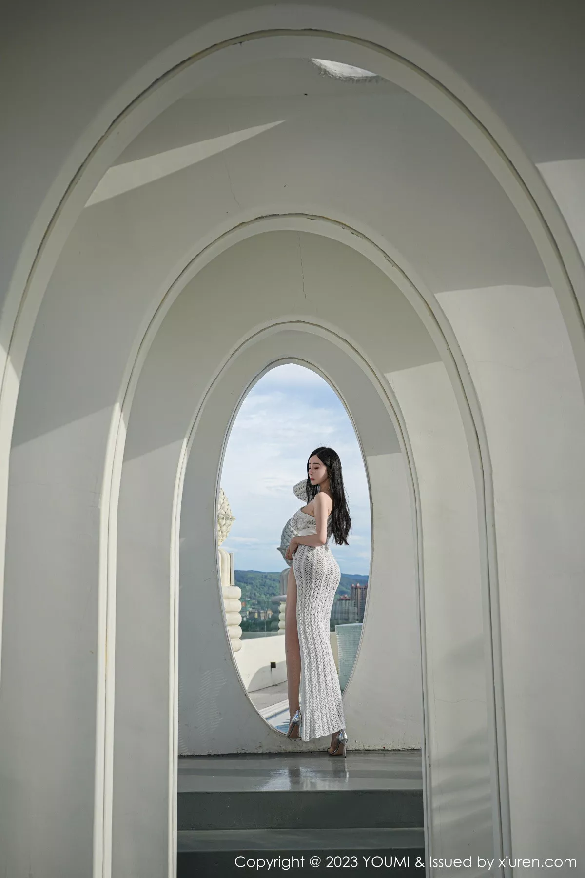 秀人集.com_[YouMi尤蜜荟]Vol.960_模特允爾泳池拍摄性感白色缕空连衣裙秀丰满身材惹火诱惑写真69P