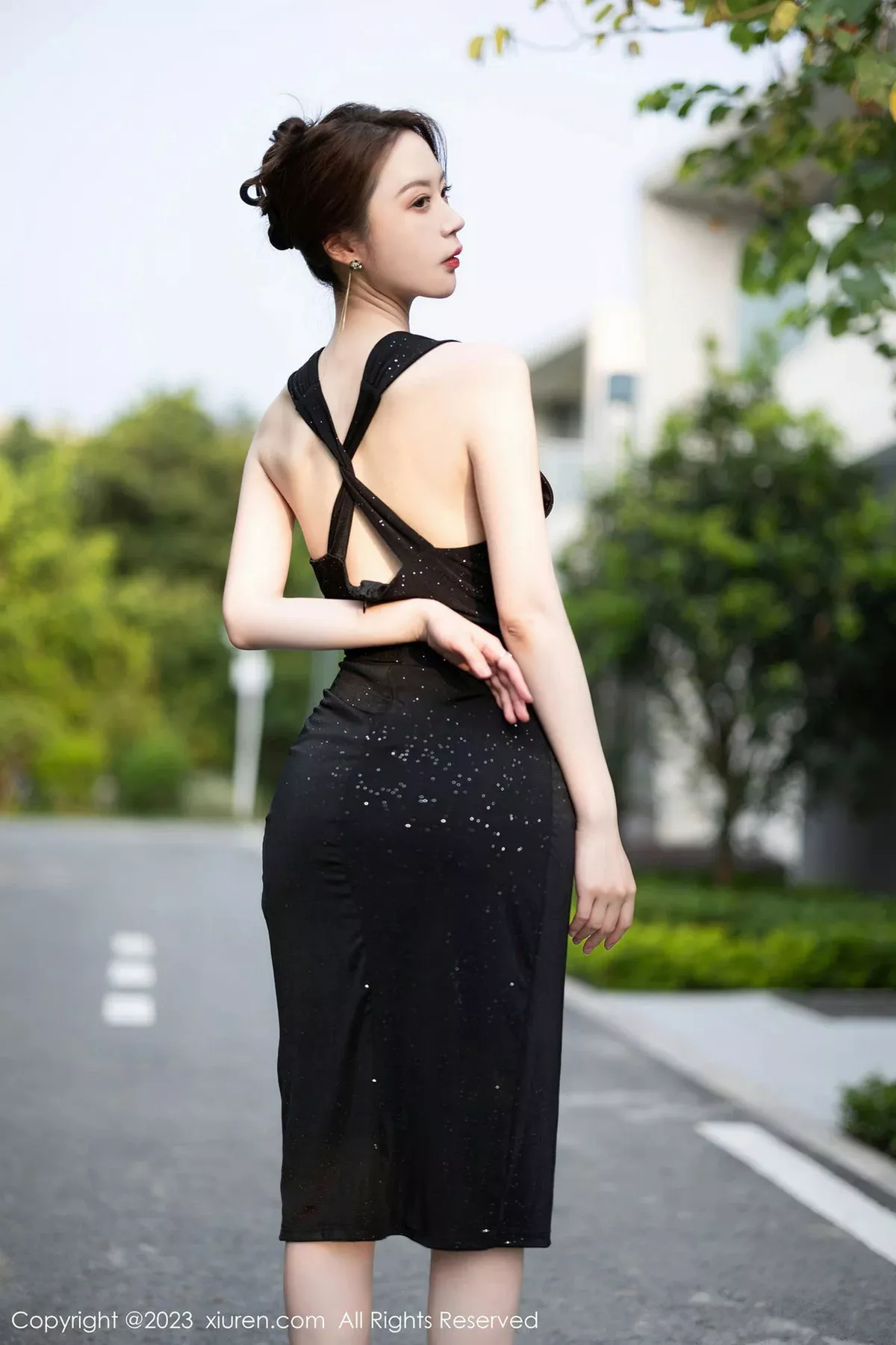 秀人集.com_[XiuRen秀人网]No.7031_模特梦心玥脱黑色长裙露性感白色比基尼服秀曼妙身姿诱惑写真85P