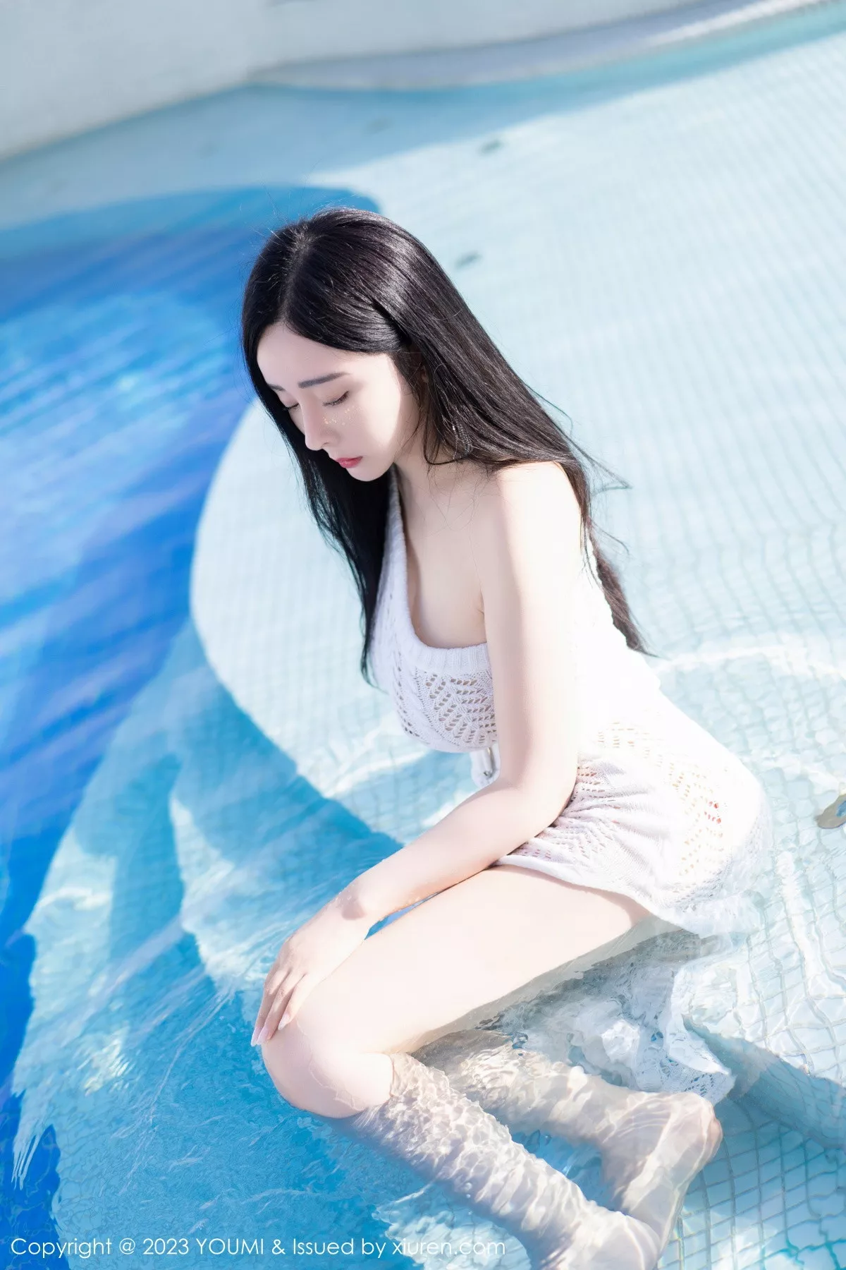 秀人集.com_[YouMi尤蜜荟]Vol.960_模特允爾泳池拍摄性感白色缕空连衣裙秀丰满身材惹火诱惑写真69P