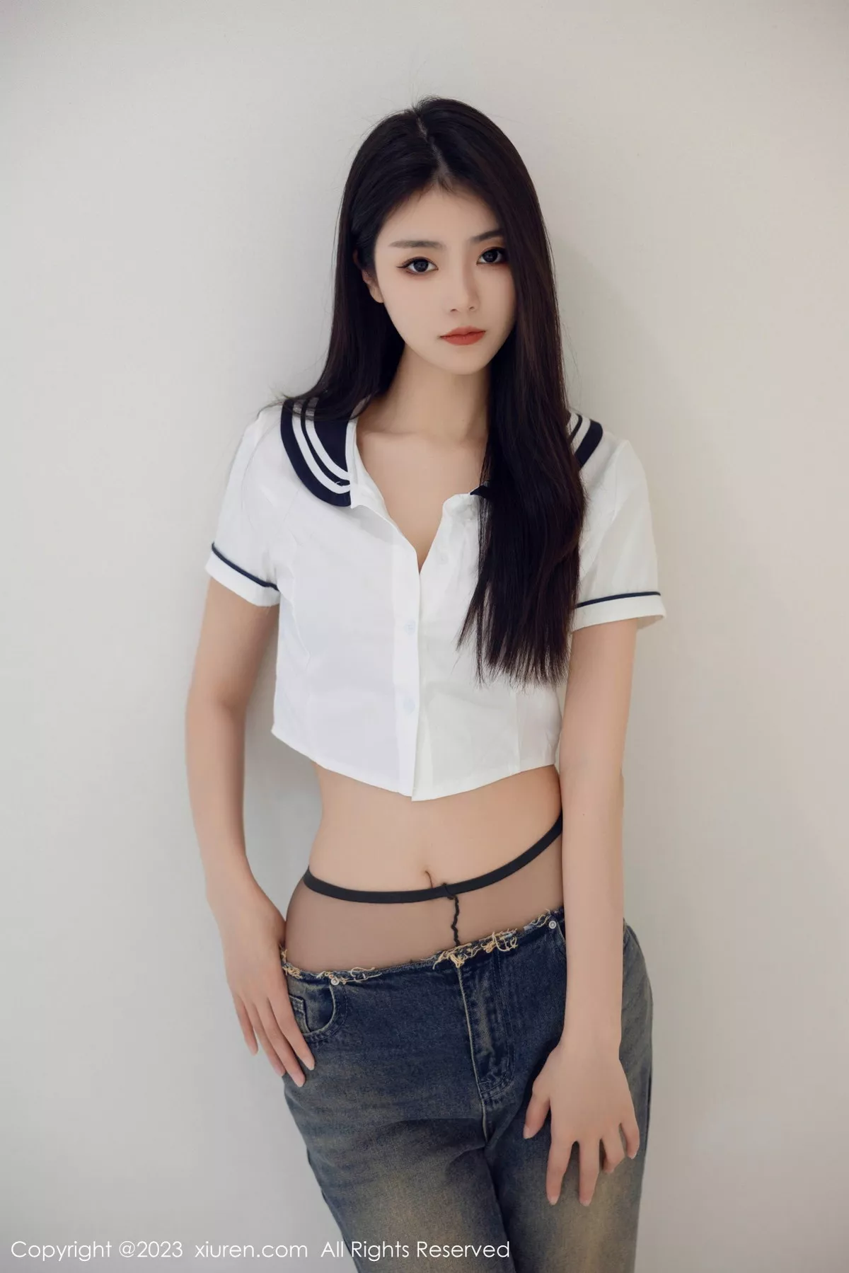 秀人集.com_[XiuRen秀人网]No.7027_模特可乐Vicky白色上衣配牛仔裤露超薄黑丝秀曼妙身姿诱惑写真82P