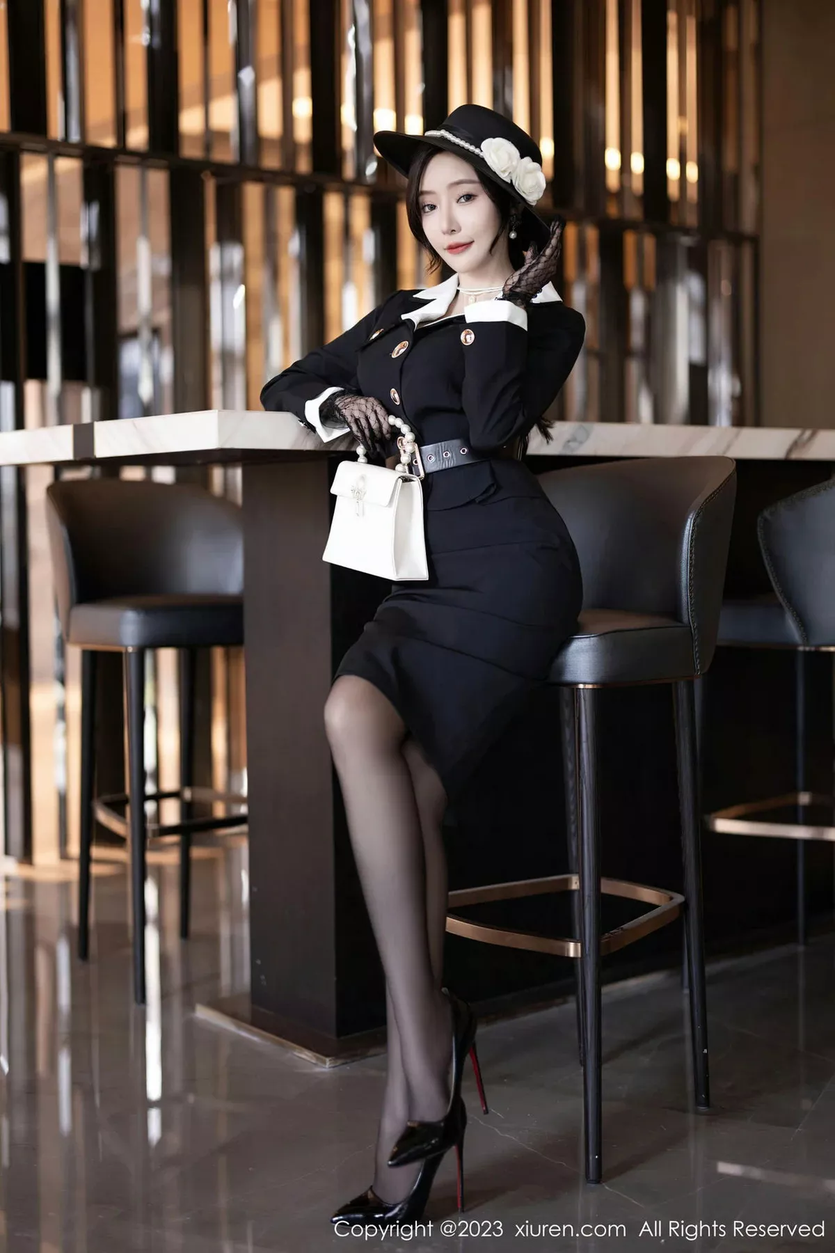 秀人集.com_[XiuRen秀人网]No.7048_女神王馨瑶yanni墨绿色轻透蕾丝内衣配黑丝秀完美身材诱惑写真81P