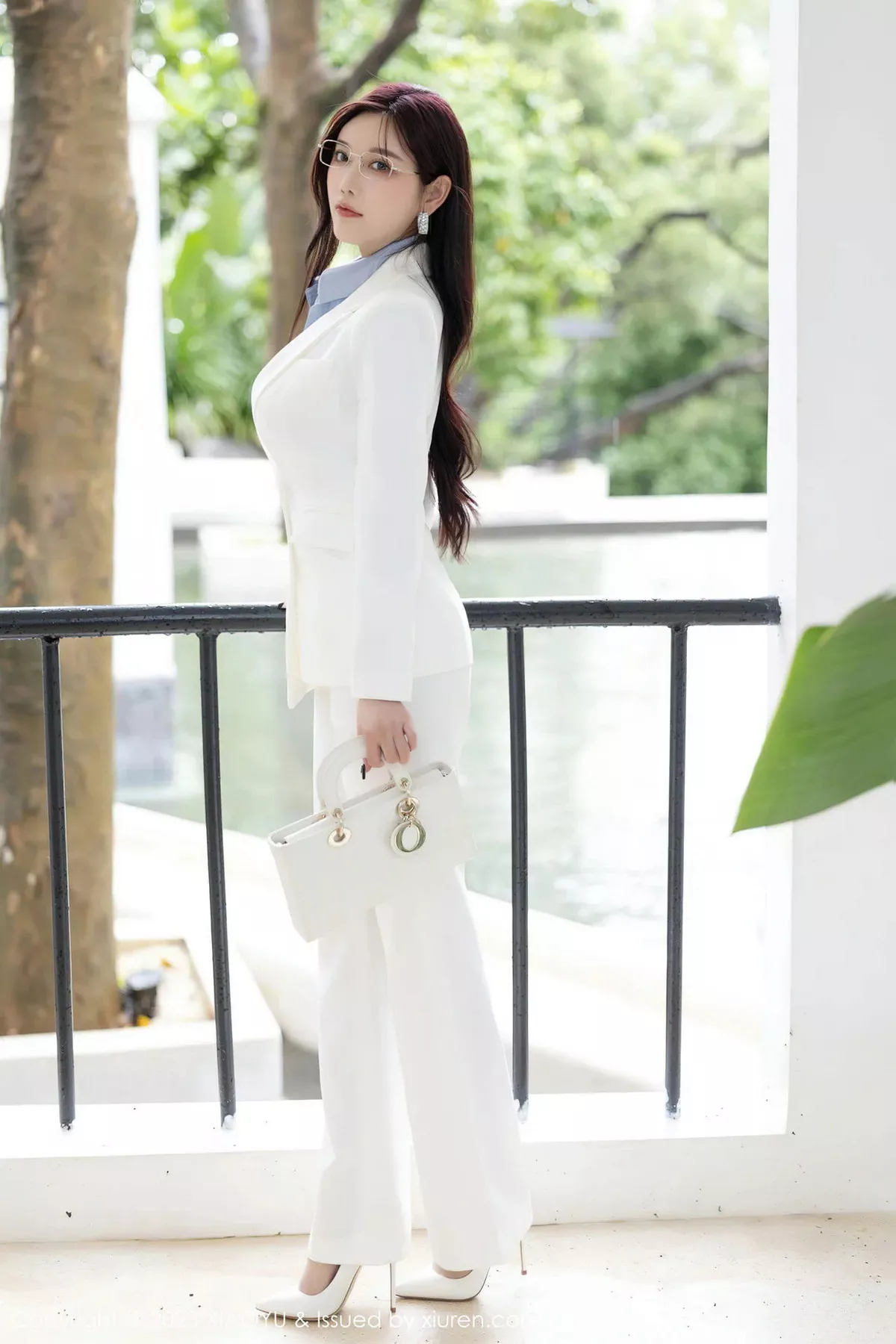 秀人集.com_[XiaoYu画语界]Vol.1065_女神杨晨晨Yome脱OL制服露黑色轻透内衣配超薄肉丝诱惑写真85P