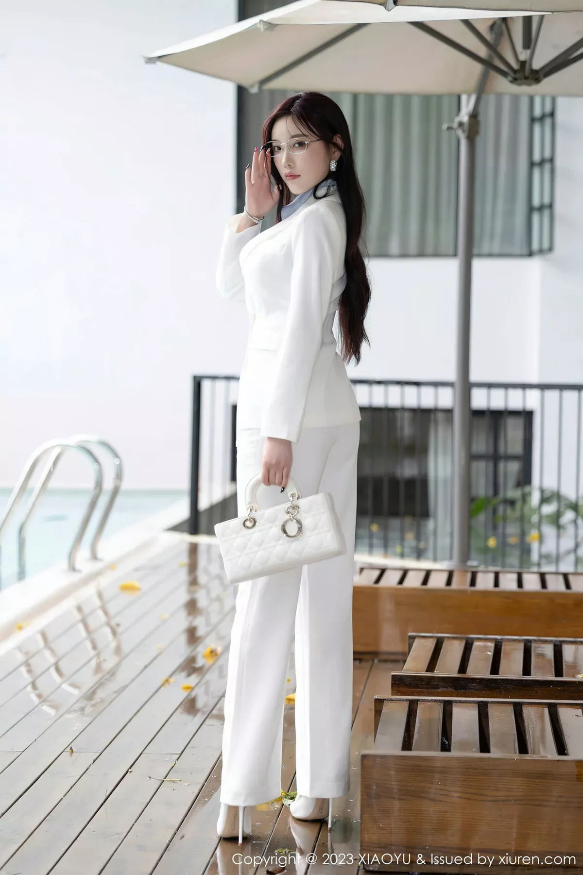 秀人集.com_[XiaoYu画语界]Vol.1065_女神杨晨晨Yome脱OL制服露黑色轻透内衣配超薄肉丝诱惑写真85P