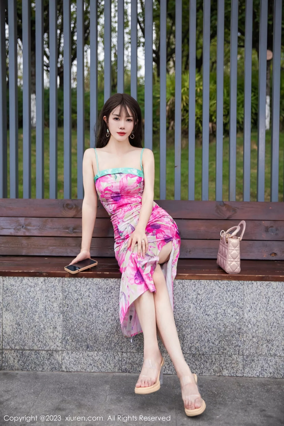 秀人集.com_[XiuRen秀人网]No.7065_模特严利娅Yuliya性感网红情人裙露浅灰蕾丝内衣撩人诱惑写真75P