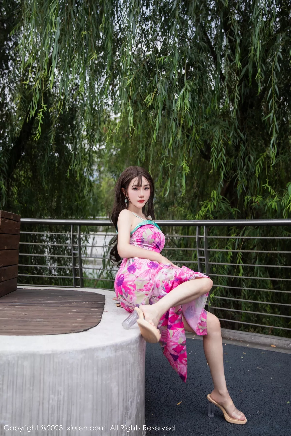 秀人集.com_[XiuRen秀人网]No.7065_模特严利娅Yuliya性感网红情人裙露浅灰蕾丝内衣撩人诱惑写真75P