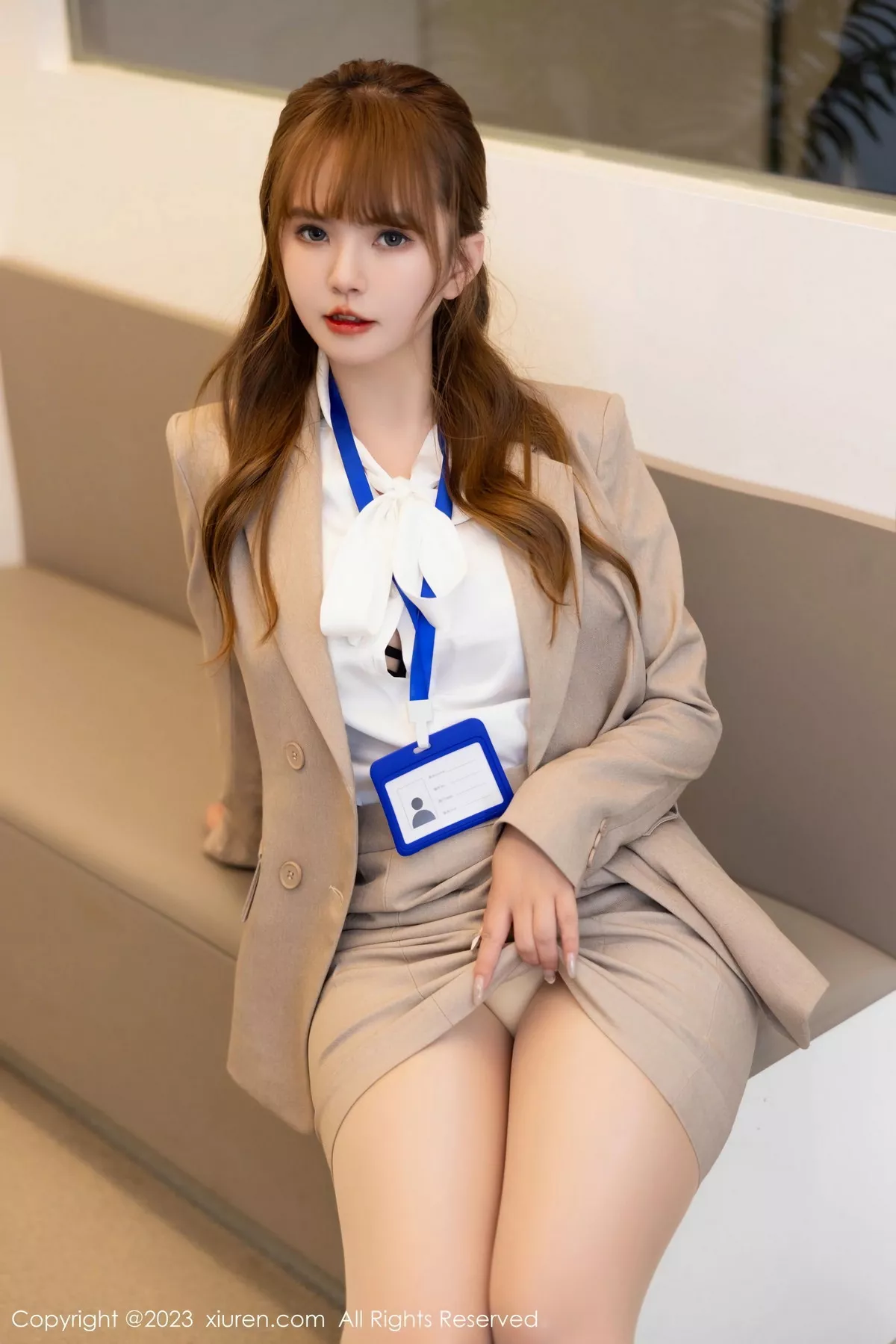 秀人集.com_[XiuRen秀人网]No.7073_模特张思允Nice性感杏色Ol职业装半脱秀丰满身材迷人诱惑写真89P