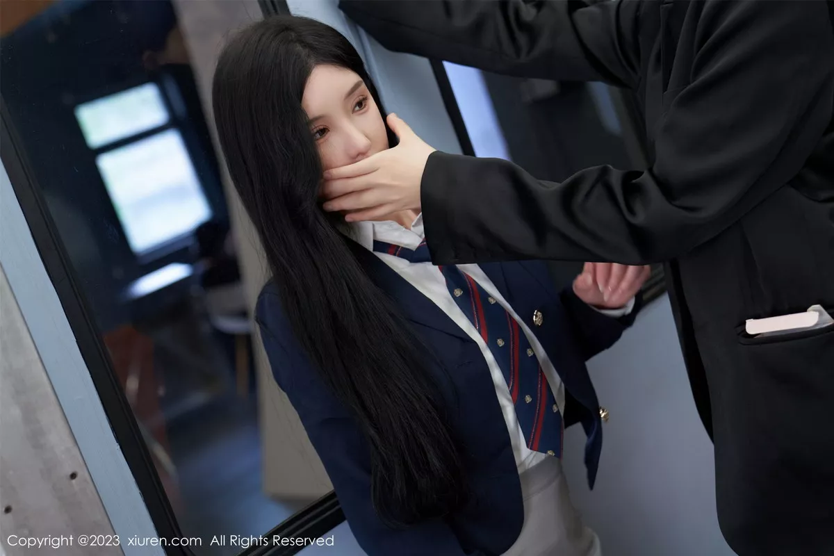 秀人集.com_[XiuRen秀人网]No.7086_女神周于希Sally地铁场景性感白色内衣配超薄黑丝完美诱惑写真100P