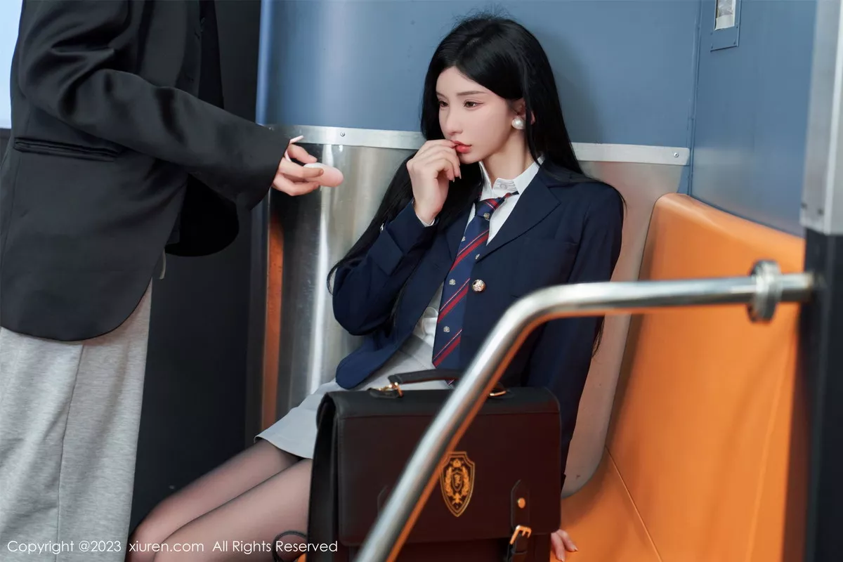 秀人集.com_[XiuRen秀人网]No.7086_女神周于希Sally地铁场景性感白色内衣配超薄黑丝完美诱惑写真100P