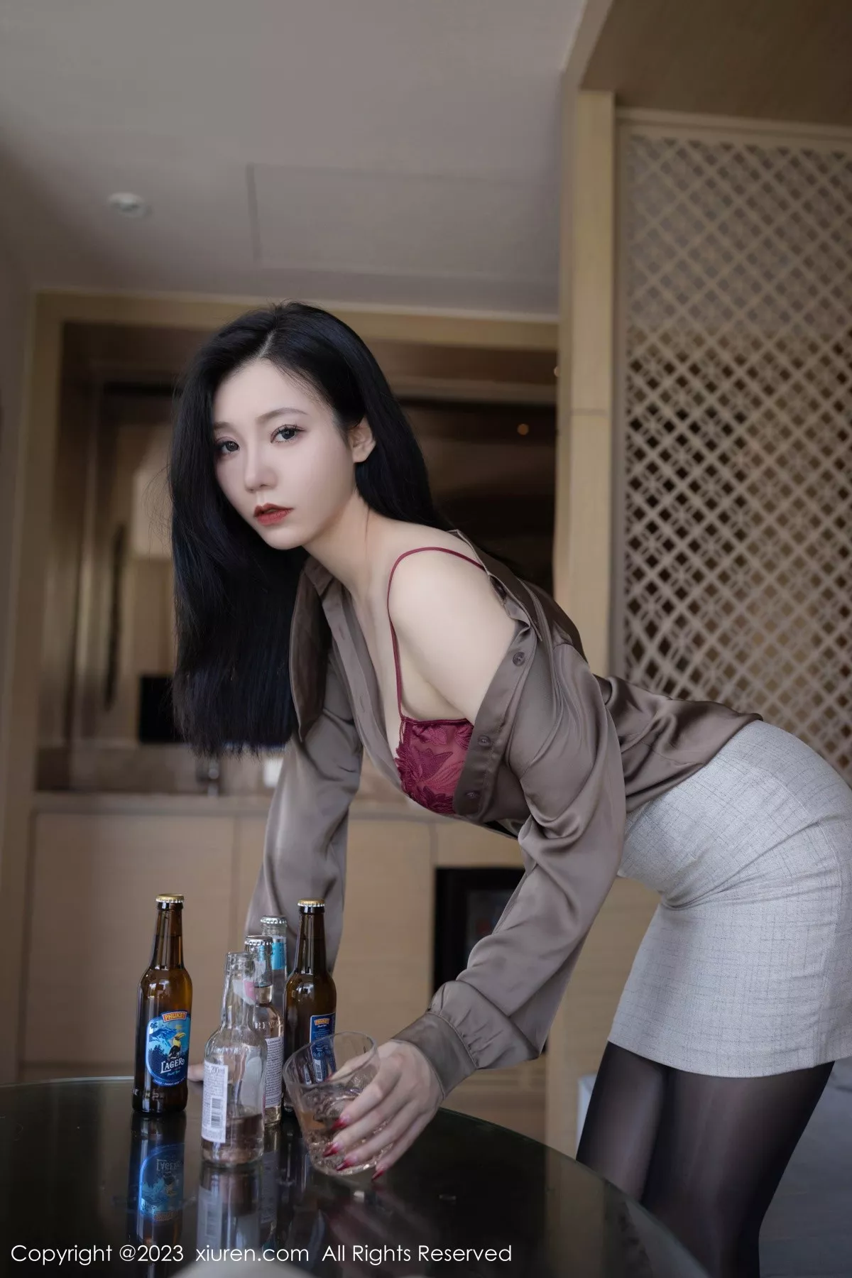 秀人集.com_[XiuRen秀人网]No.6951_模特安然anran灰色职业Ol装露红色蕾丝内衣秀曼妙身姿诱惑写真79P