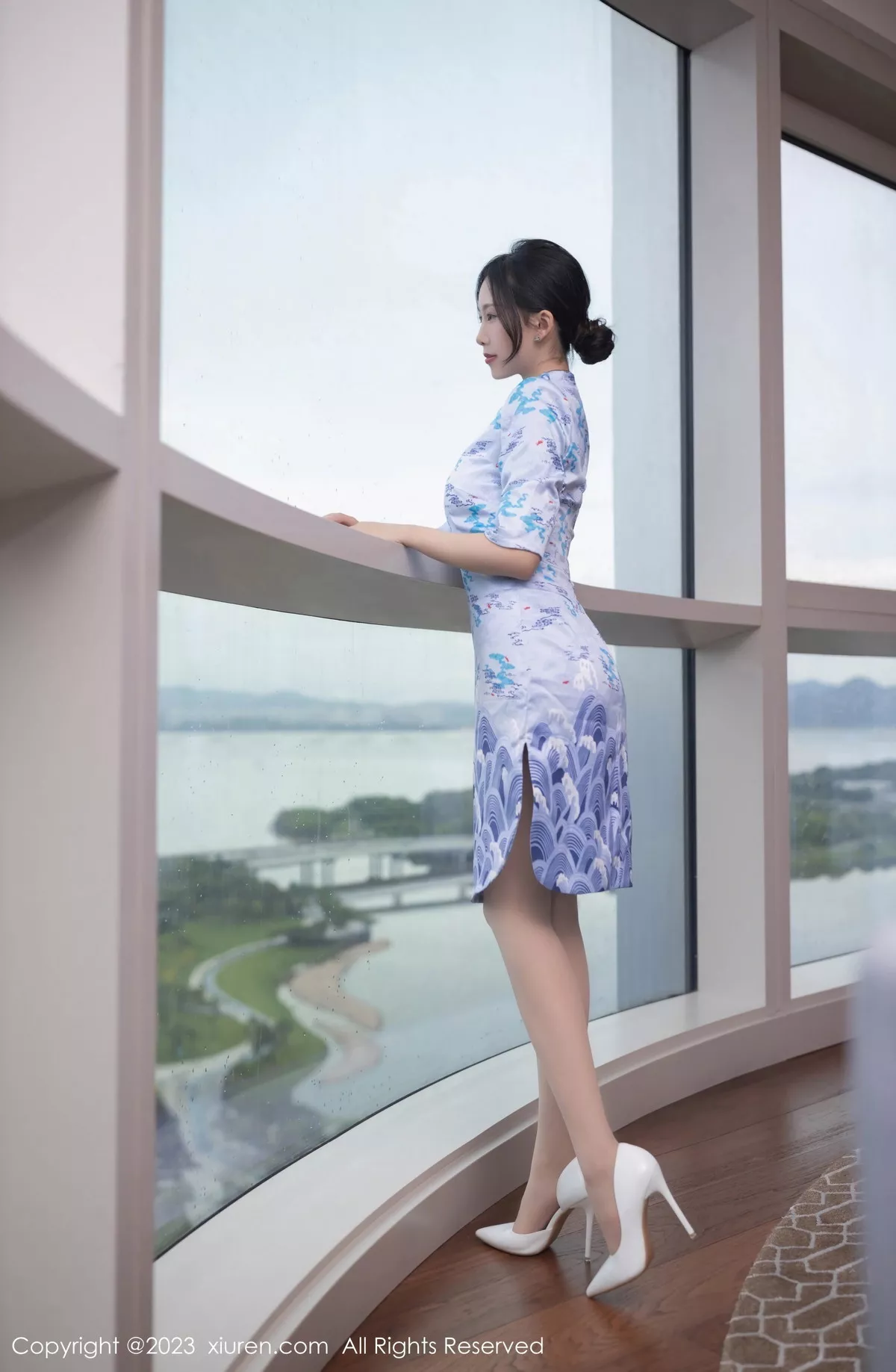 秀人集.com_[XiuRen秀人网]No.7101_模特利世性感空姐制服露浅色内衣超薄肉丝秀曼妙身姿诱惑写真75P