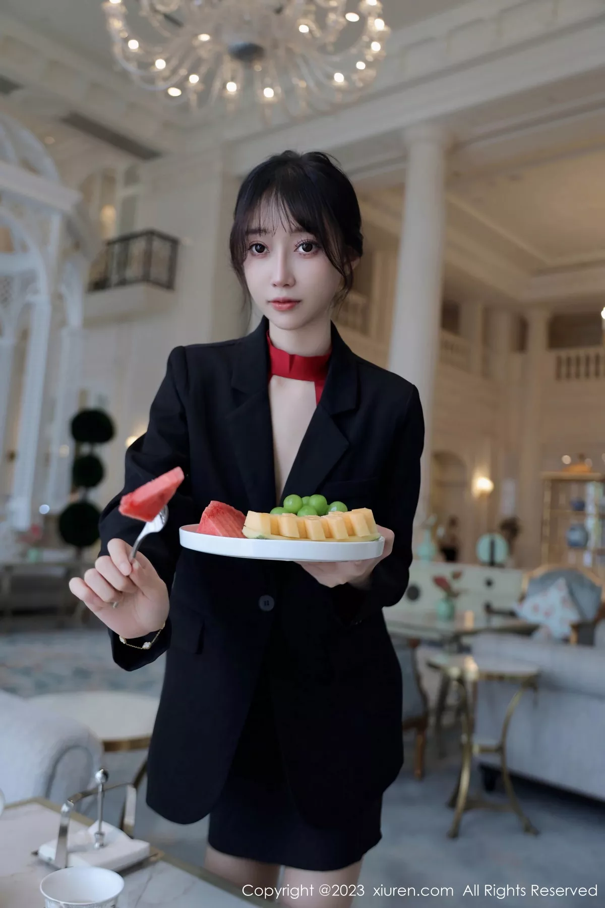 秀人集.com_[XiuRen秀人网]No.7102_模特玥儿玥er脱深色西服露性感红色情趣服配黑丝吊袜诱惑写真63P