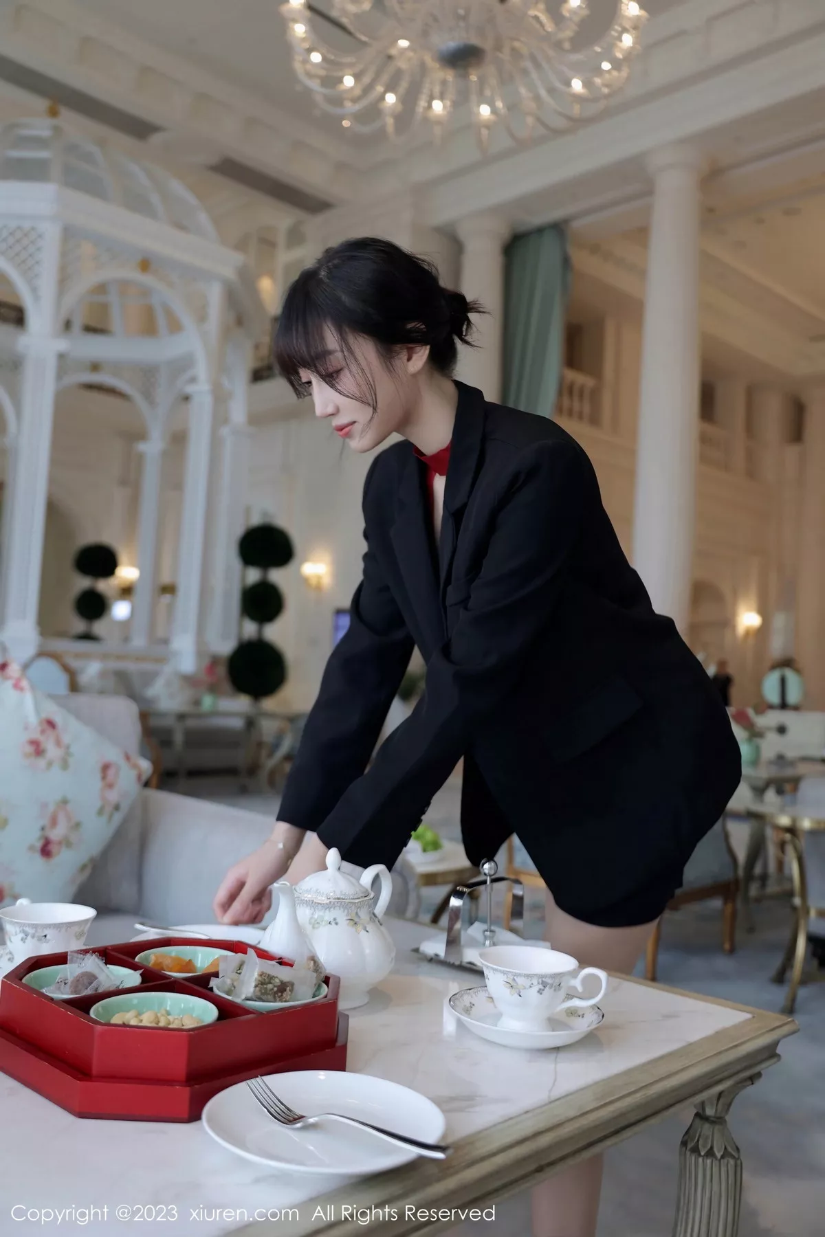 秀人集.com_[XiuRen秀人网]No.7102_模特玥儿玥er脱深色西服露性感红色情趣服配黑丝吊袜诱惑写真63P