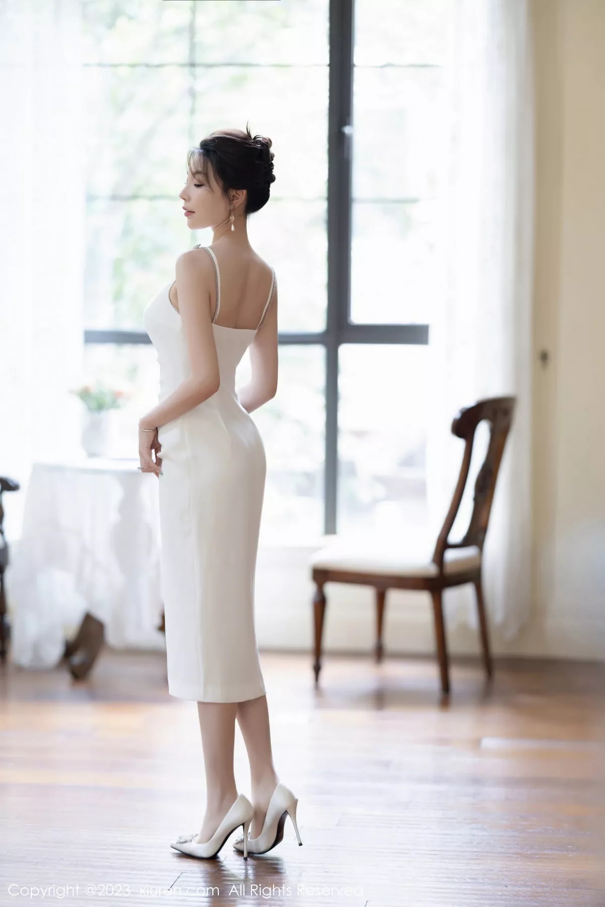 秀人集.com_[XiuRen秀人网]No.7155_模特徐莉芝Booty白色吊带裙+白色蕾丝薄纱秀惹火身材诱惑写真90P