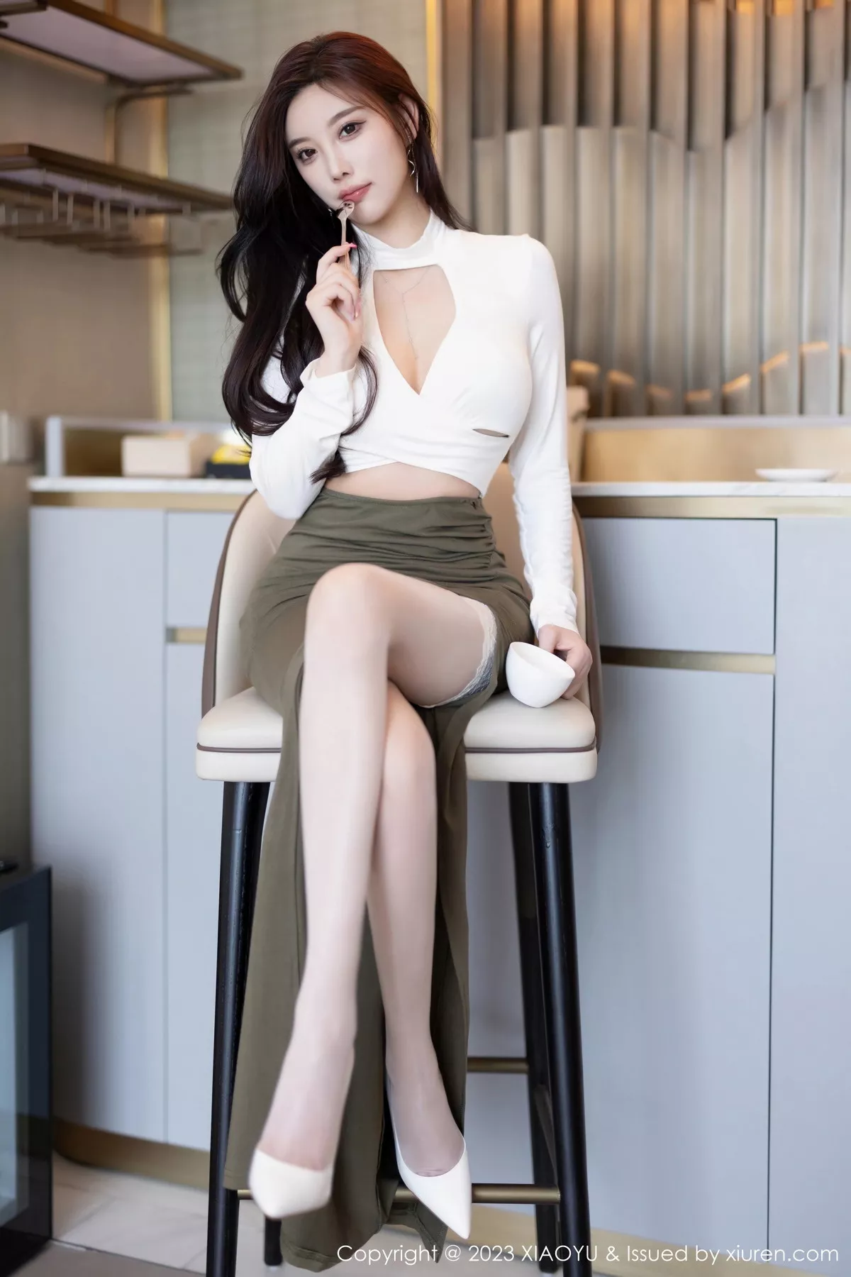 秀人集.com_[XiaoYu画语界]Vol.1080_女神杨晨晨Yome性感白色上衣露黑色薄纱轻透情趣内衣诱惑写真85P