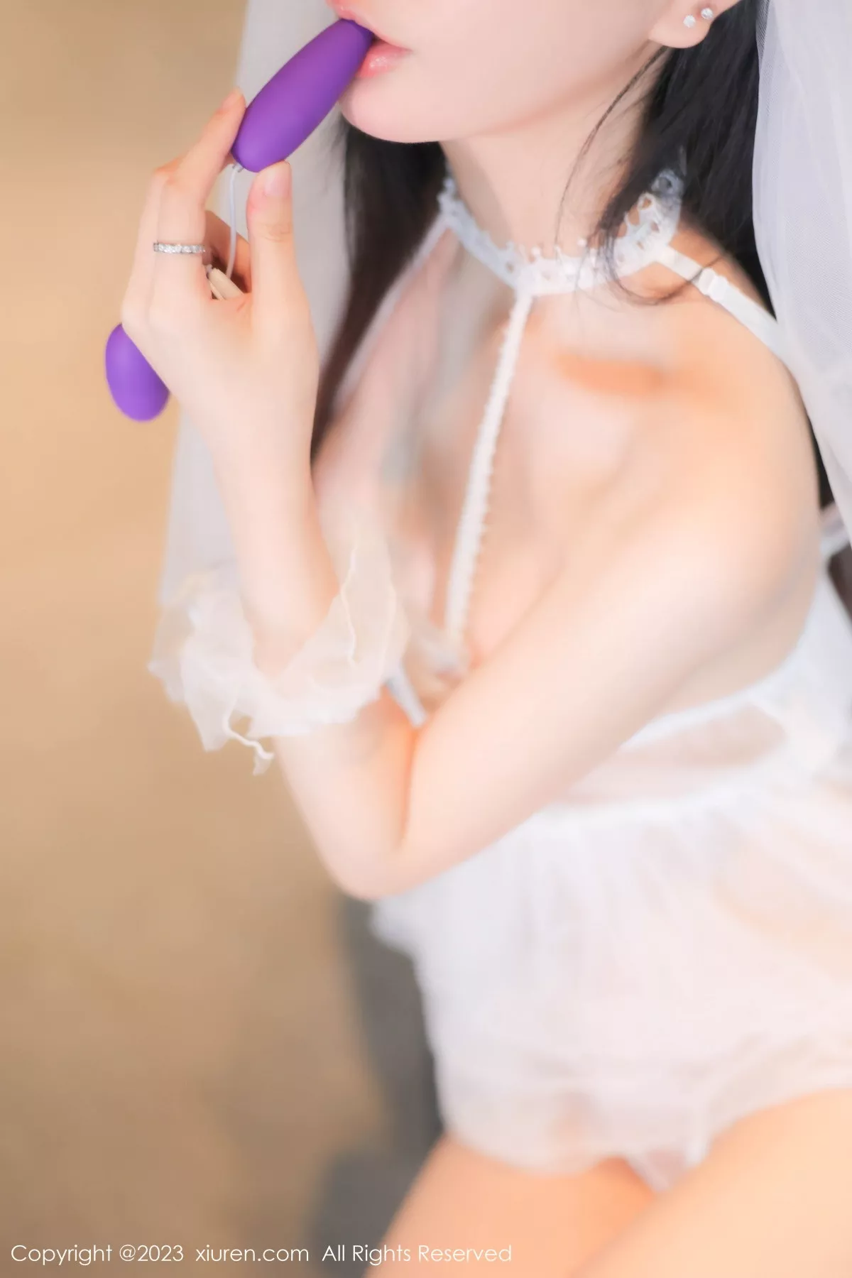 秀人集.com_[XiuRen秀人网]No.7165_模特幼幼性感白色情趣婚纱服饰配白色丝袜秀完美身材诱惑写真89P