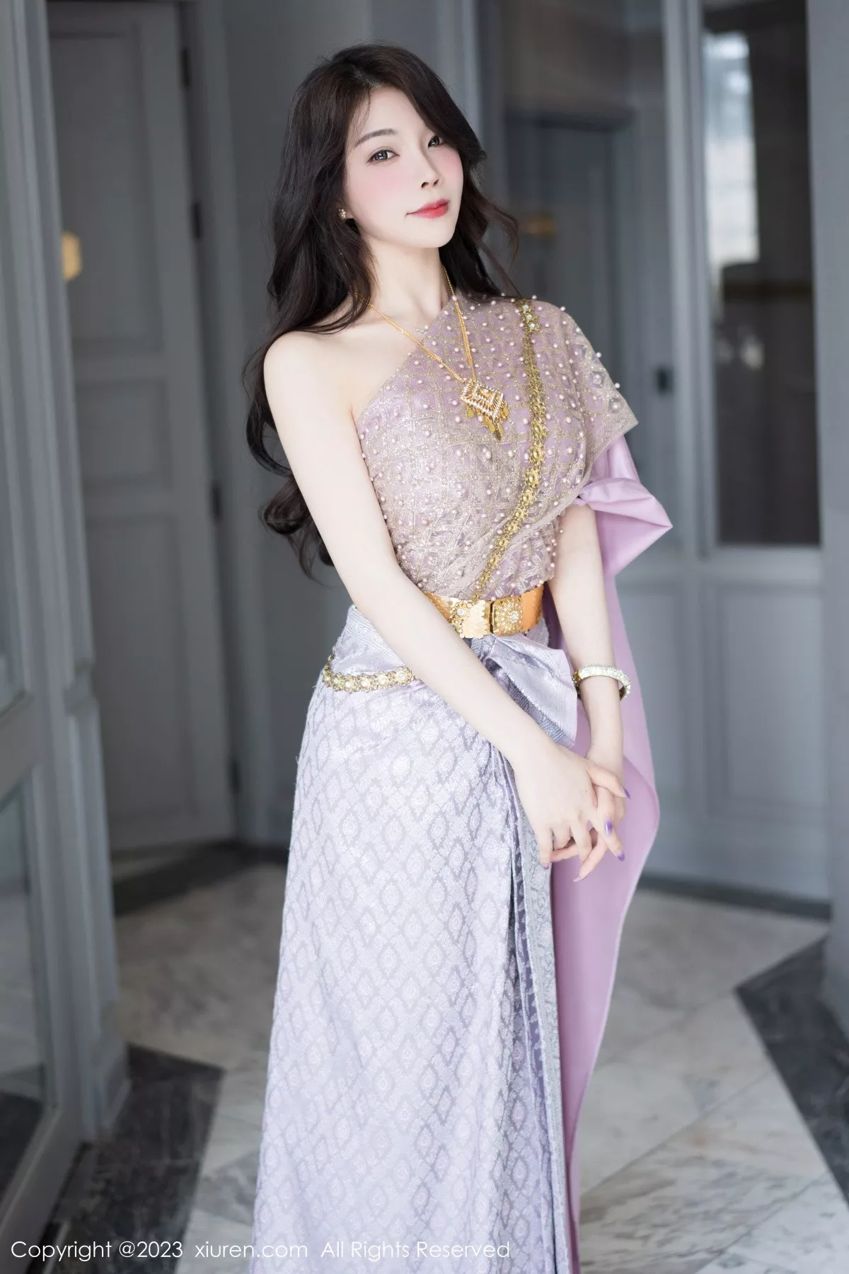 秀人集.com_[XiuRen秀人网]No.7164_女神徐莉芝Booty户外性感暖灰色服饰半脱秀曼妙身姿诱惑写真66P