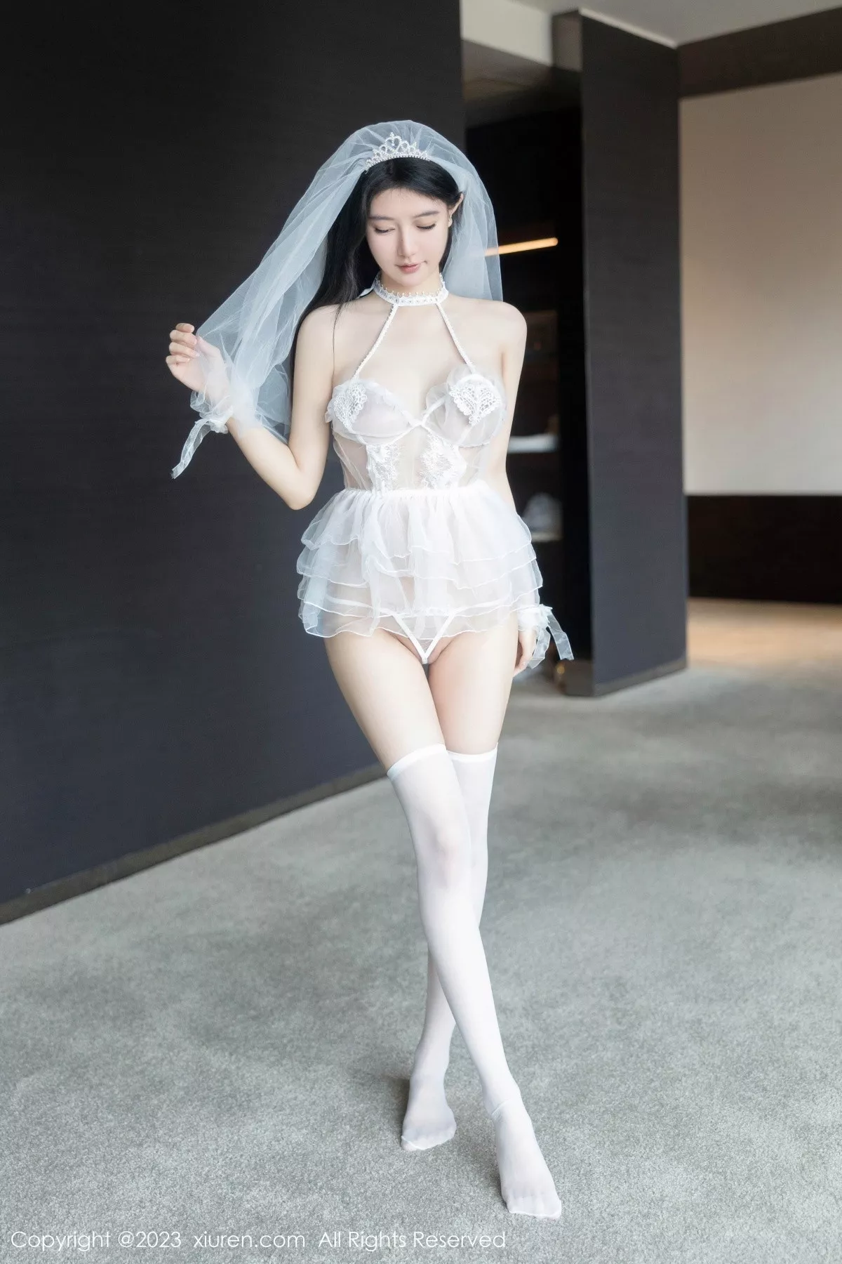 秀人集.com_[XiuRen秀人网]No.7165_模特幼幼性感白色情趣婚纱服饰配白色丝袜秀完美身材诱惑写真89P