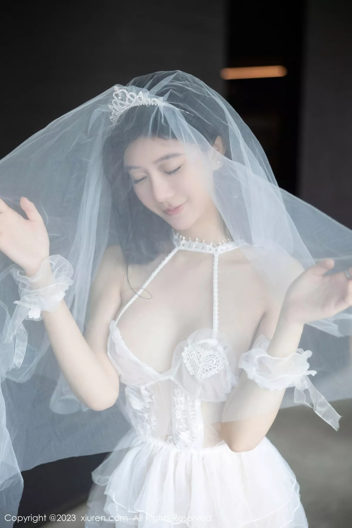 秀人集.com_[XiuRen秀人网]No.7165_模特幼幼性感白色情趣婚纱服饰配白色丝袜秀完美身材诱惑写真89P