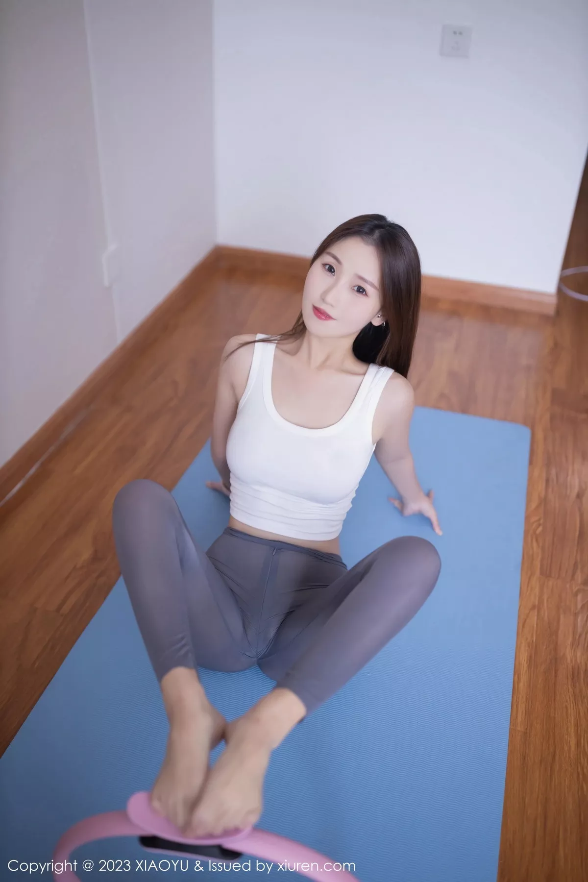 秀人集.com_[XiuRen秀人网]No.7176_模特杏子Yada性感白上衣配紧身瑜伽裤秀曼妙身姿迷人诱惑写真83P