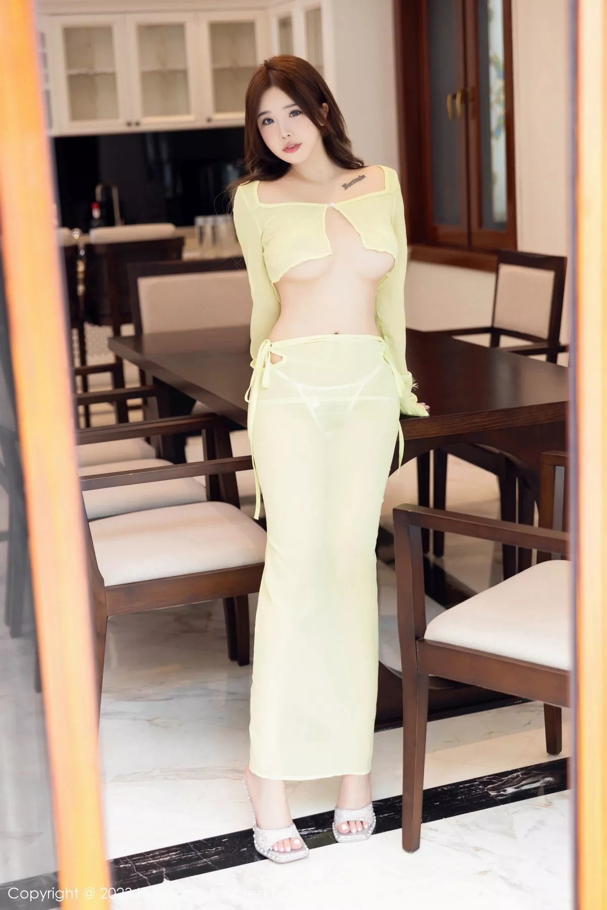 秀人集.com_[HuaYang花漾]Vol.540_模特小海臀Rena性感浅黄薄纱轻透服饰露丁字裤秀翘臀诱惑写真77P