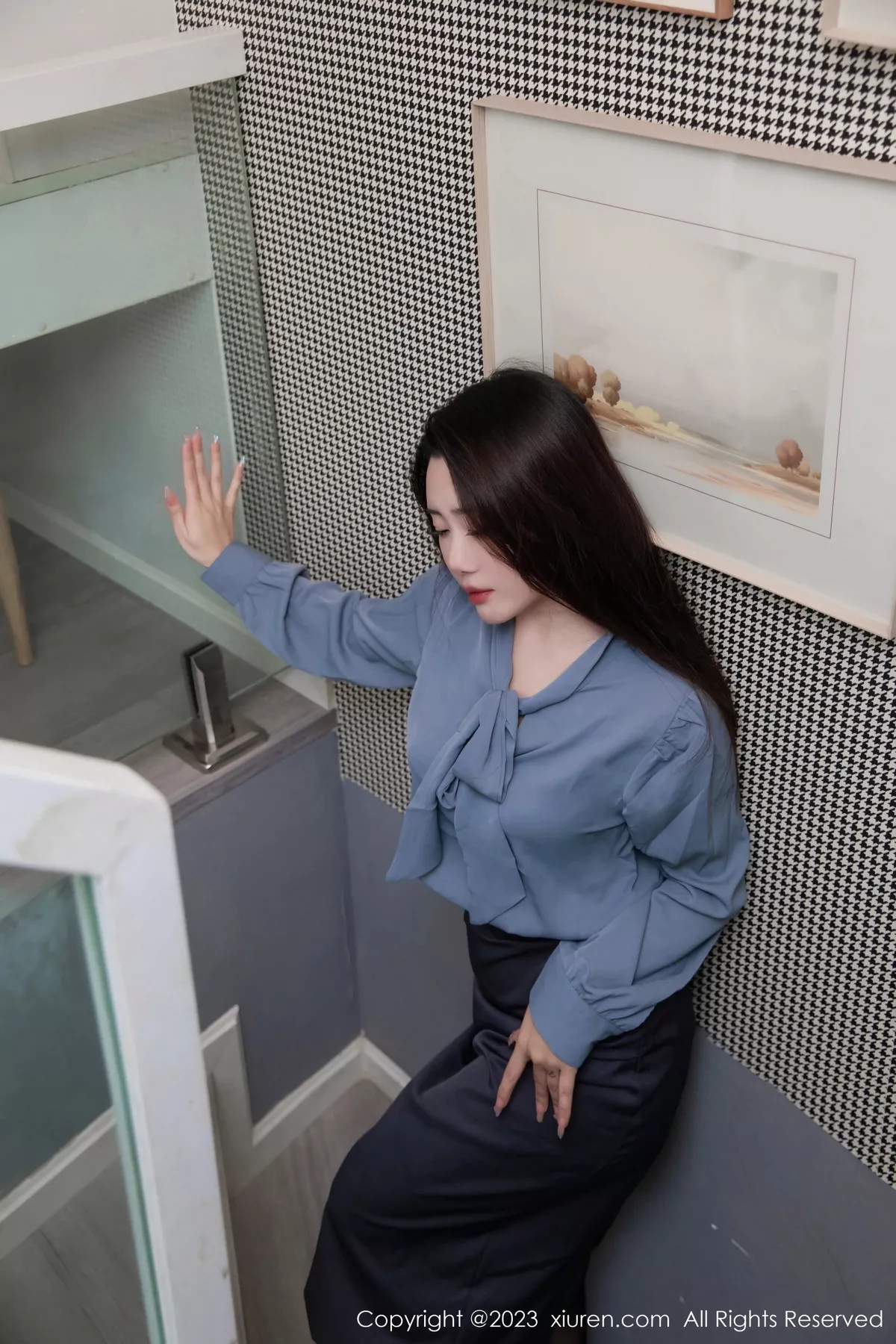 秀人集.com_[XiuRen秀人网]No.7179_模特严利娅Yuliya蓝灰色上衣配灰短裙露蓝色蕾丝内衣诱惑写真82P