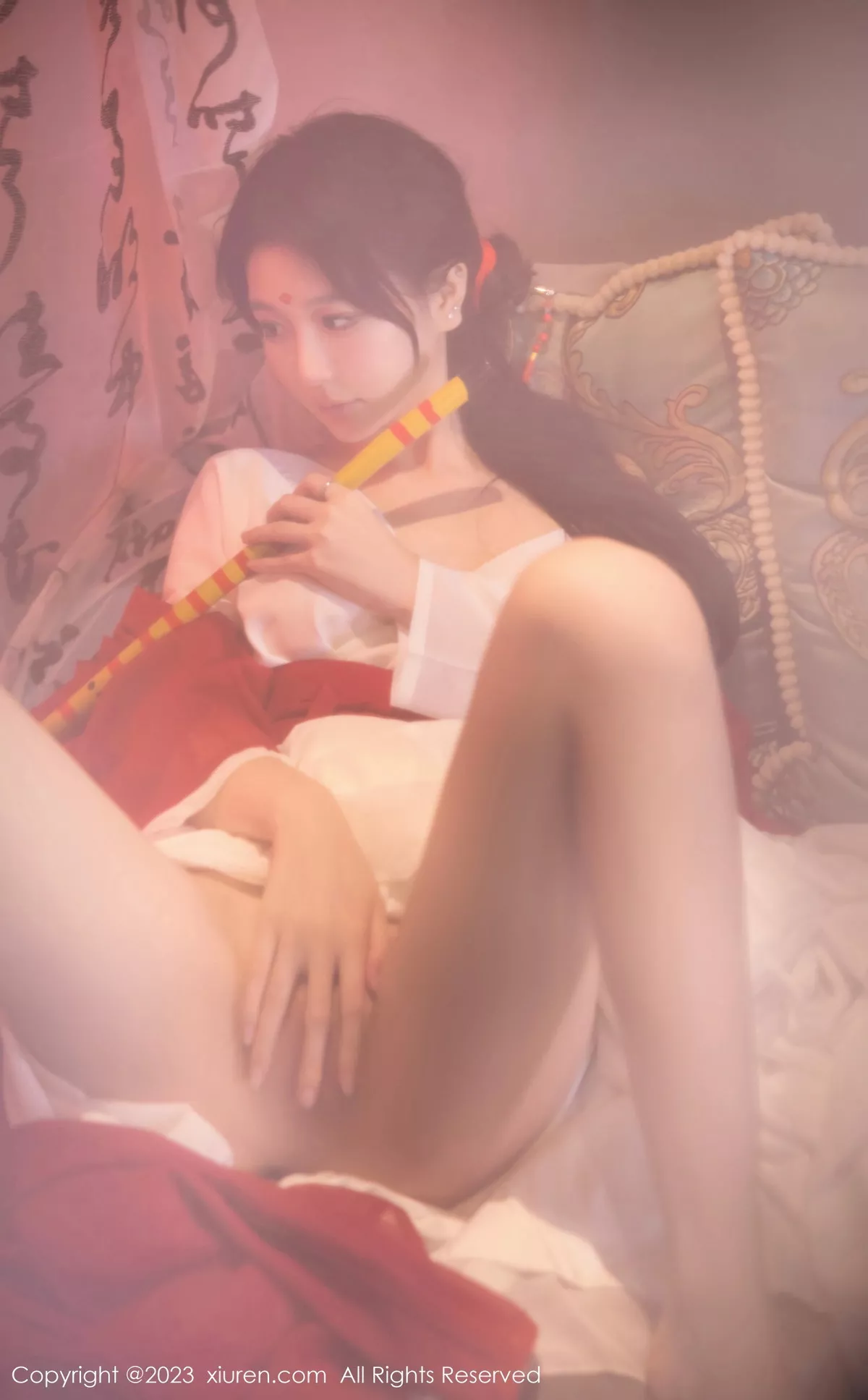 秀人集.com_[XiuRen秀人网]No.7192_模特幼幼私房古风场景性感红色古装服半脱秀完美身材诱惑写真92P