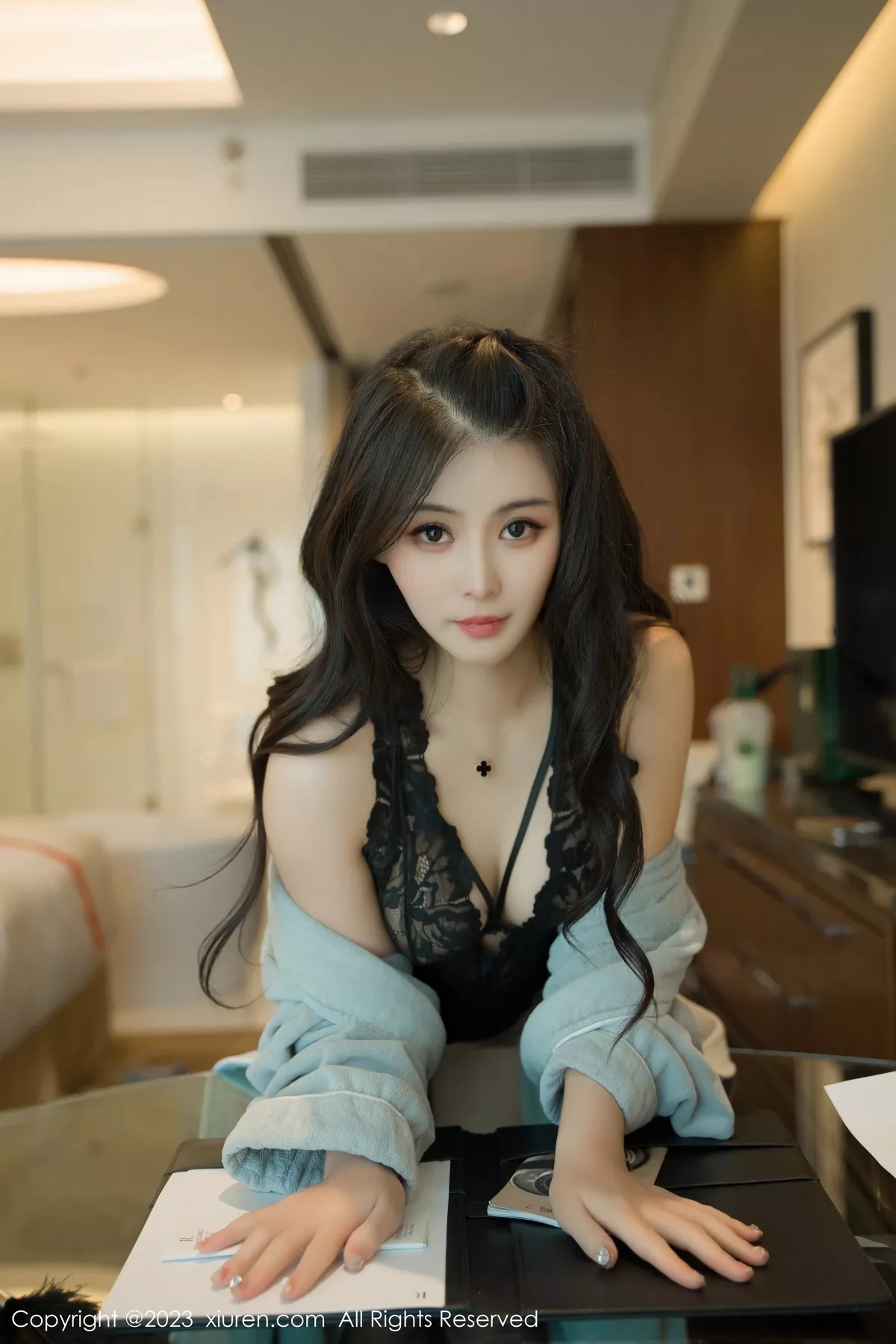 秀人集.com_[XiuRen秀人网]No.7107_模特柒喜小baby脱浴袍露黑色蕾丝情趣服饰秀惹火身材诱惑写真56P