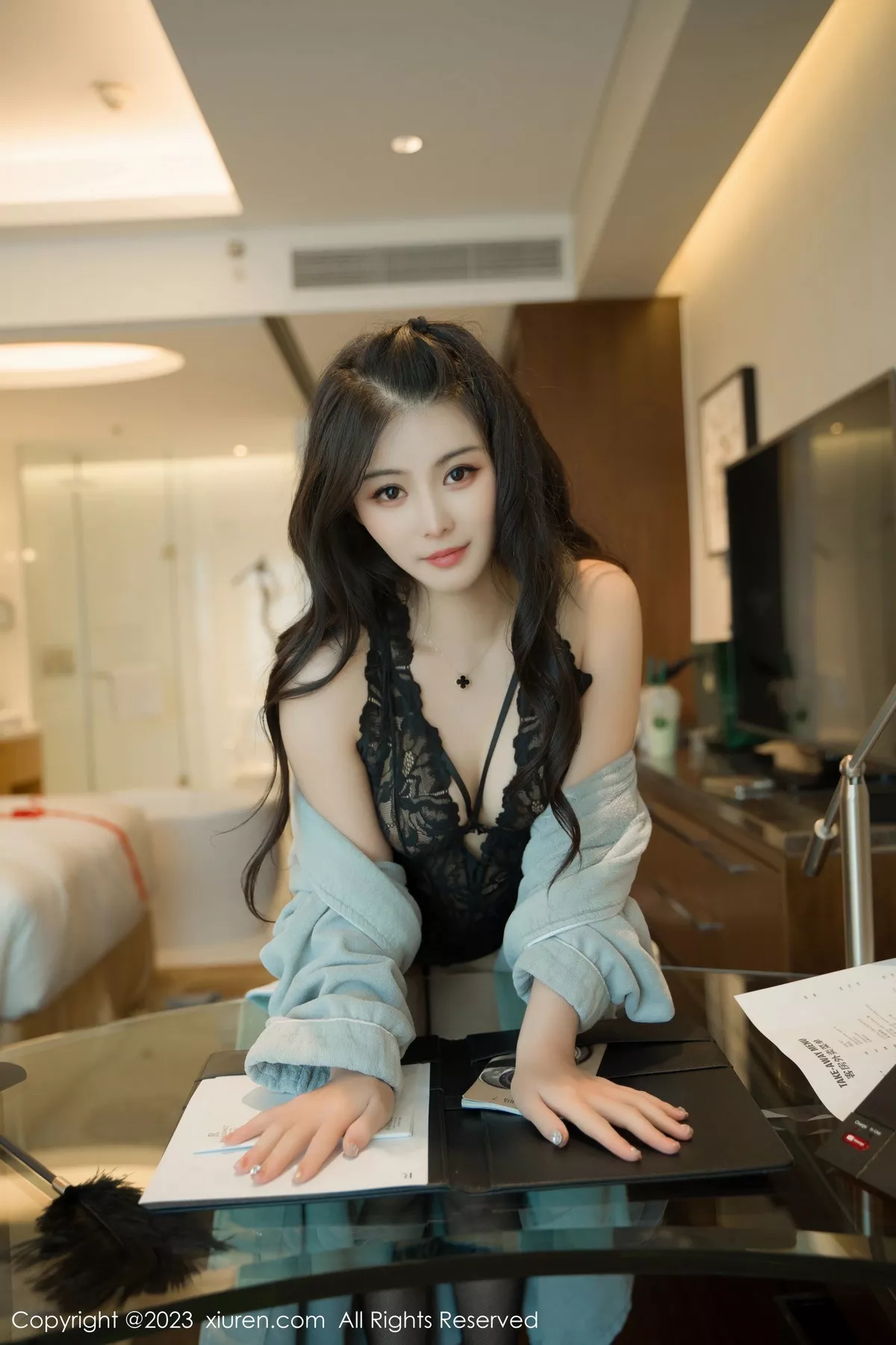 秀人集.com_[XiuRen秀人网]No.7107_模特柒喜小baby脱浴袍露黑色蕾丝情趣服饰秀惹火身材诱惑写真56P