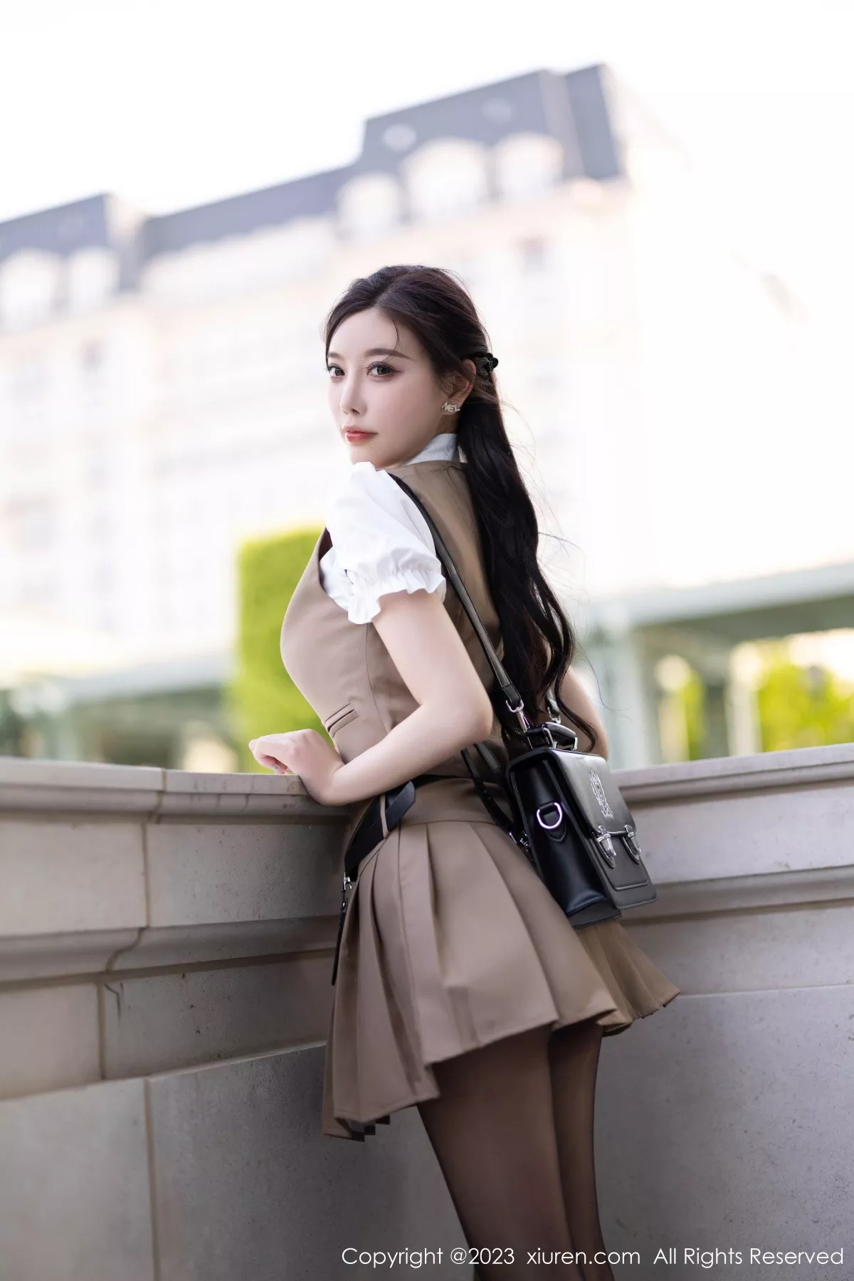 秀人集.com_[XiuRen秀人网]No.7202_女神杨晨晨Yome杏色短裙套装露粉色内衣配超薄黑丝诱惑写真90P