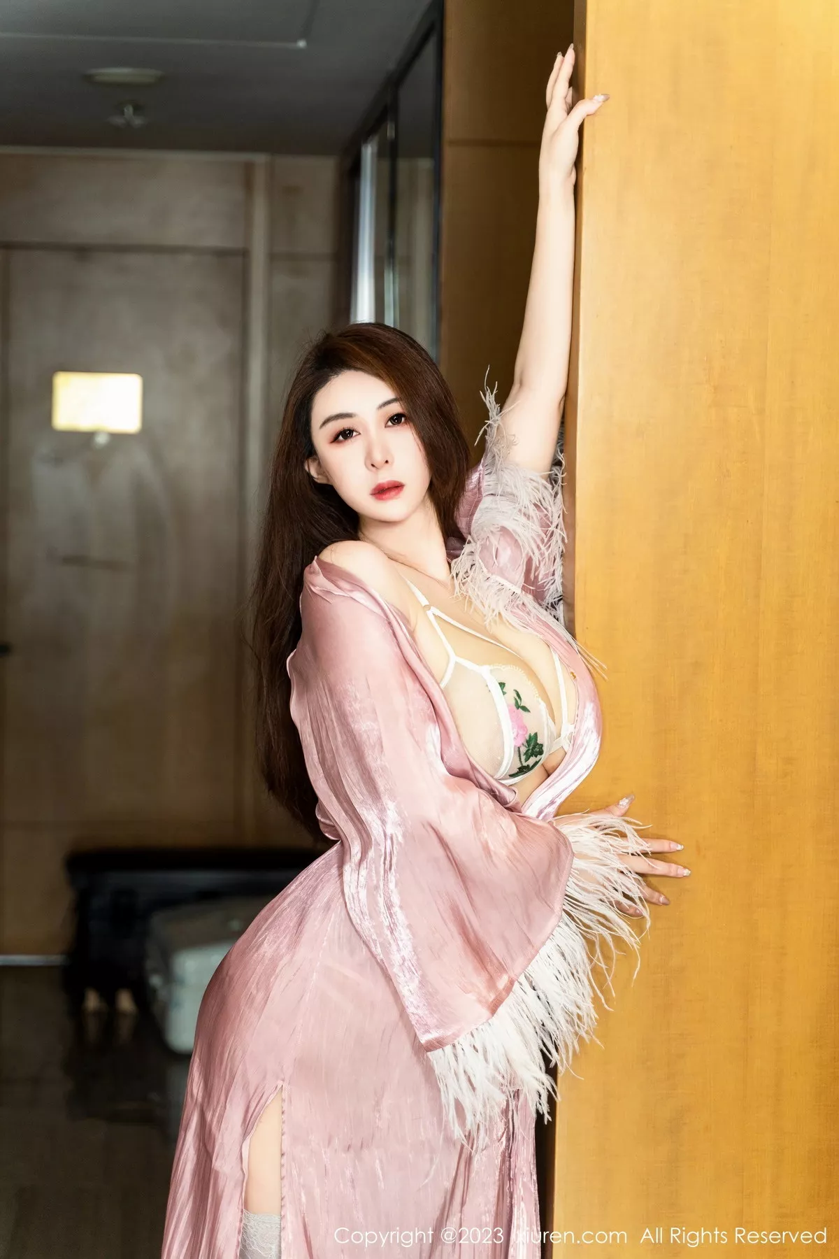 秀人集.com_[XiuRen秀人网]No.7203_模特王俪丁呀性感粉色丝绸睡衣露情趣内衣秀丰腴身姿诱惑写真63P