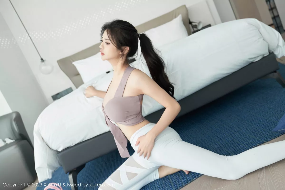 秀人集.com_[XiuRen秀人网]No.7213_模特浅浅Danny粉灰色上衣配简约白色长裤秀曼妙身姿诱惑写真82P