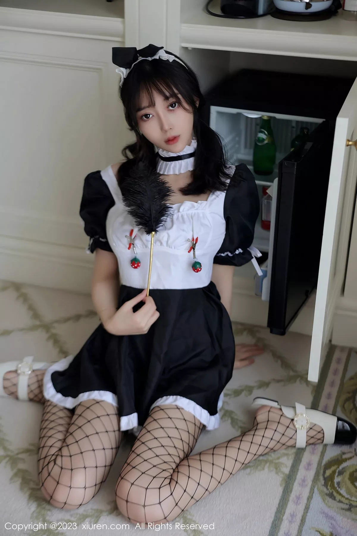 秀人集.com_[XiuRen秀人网]No.7217_模特玥儿玥er黑白色女仆服露性感薄透内衣秀完美身材诱惑写真75P