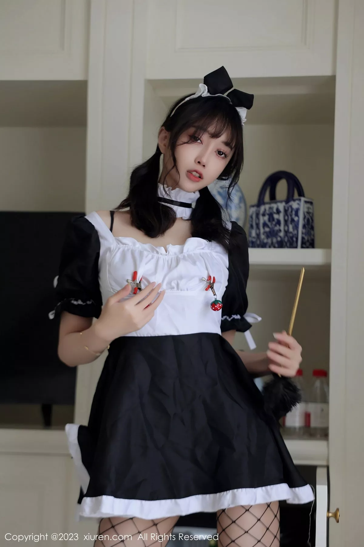 秀人集.com_[XiuRen秀人网]No.7217_模特玥儿玥er黑白色女仆服露性感薄透内衣秀完美身材诱惑写真75P