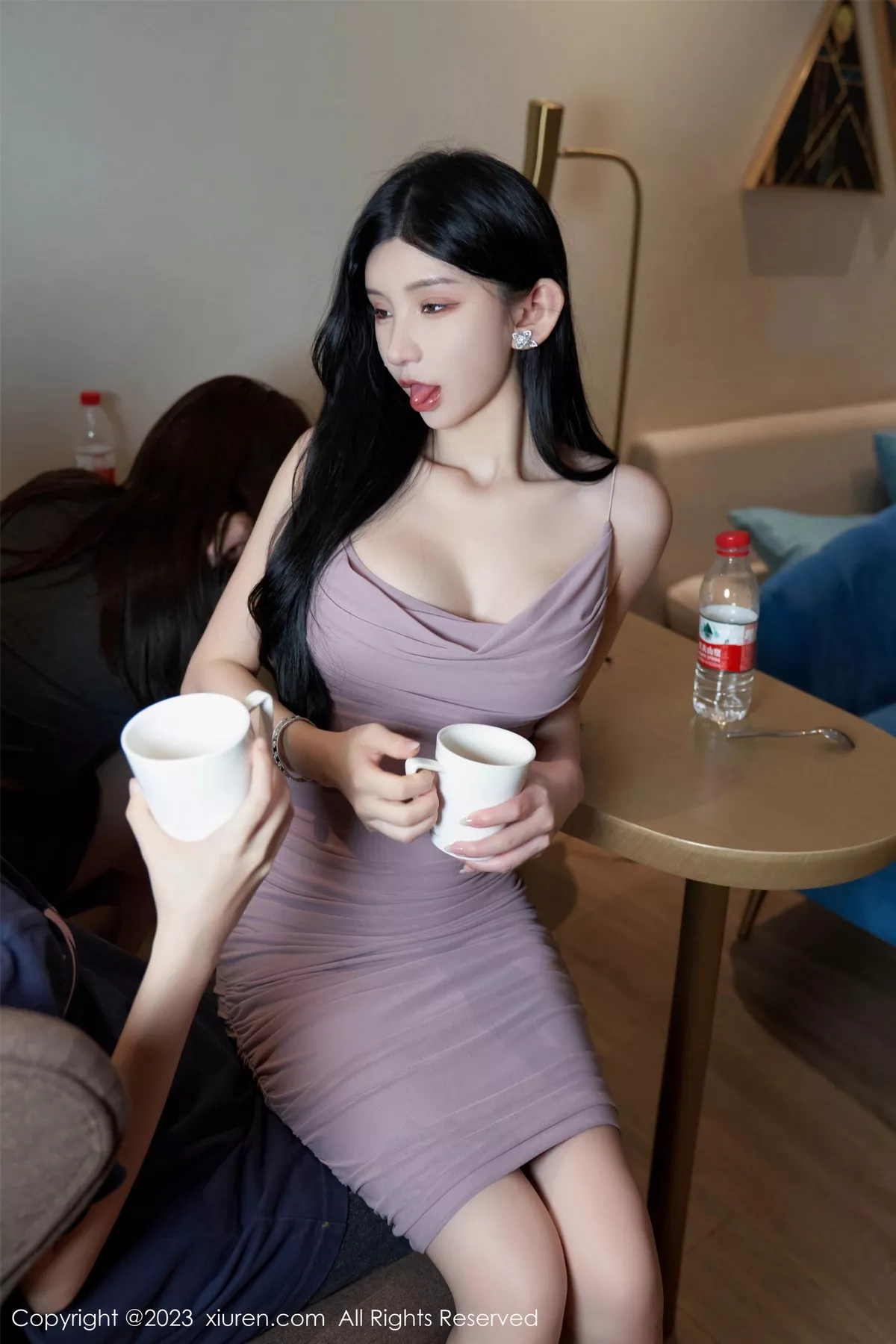 秀人集.com_[XiuRen秀人网]No.7122_女神周于希Sally性感吊带裙+黑色蕾丝睡裙秀完美身材诱惑写真100P