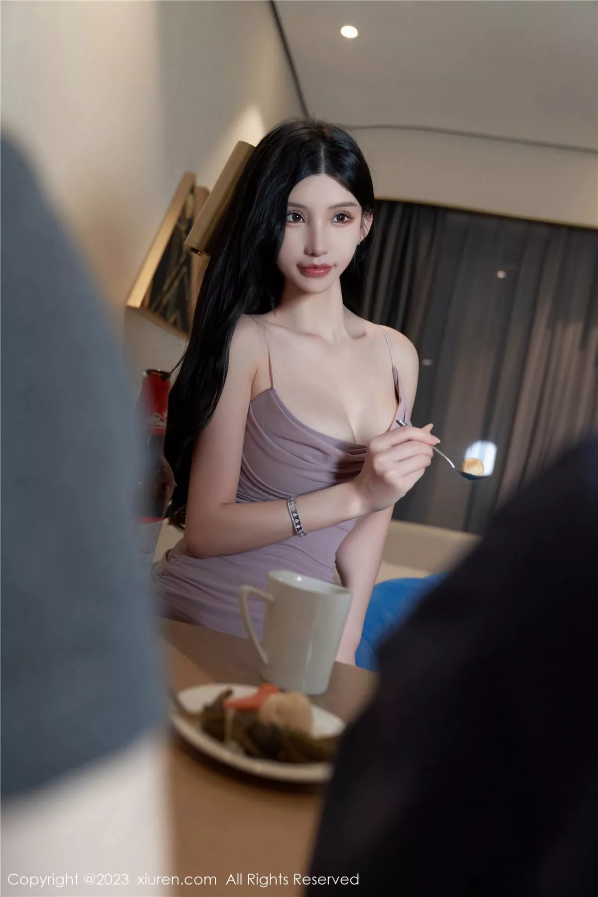 秀人集.com_[XiuRen秀人网]No.7122_女神周于希Sally性感吊带裙+黑色蕾丝睡裙秀完美身材诱惑写真100P