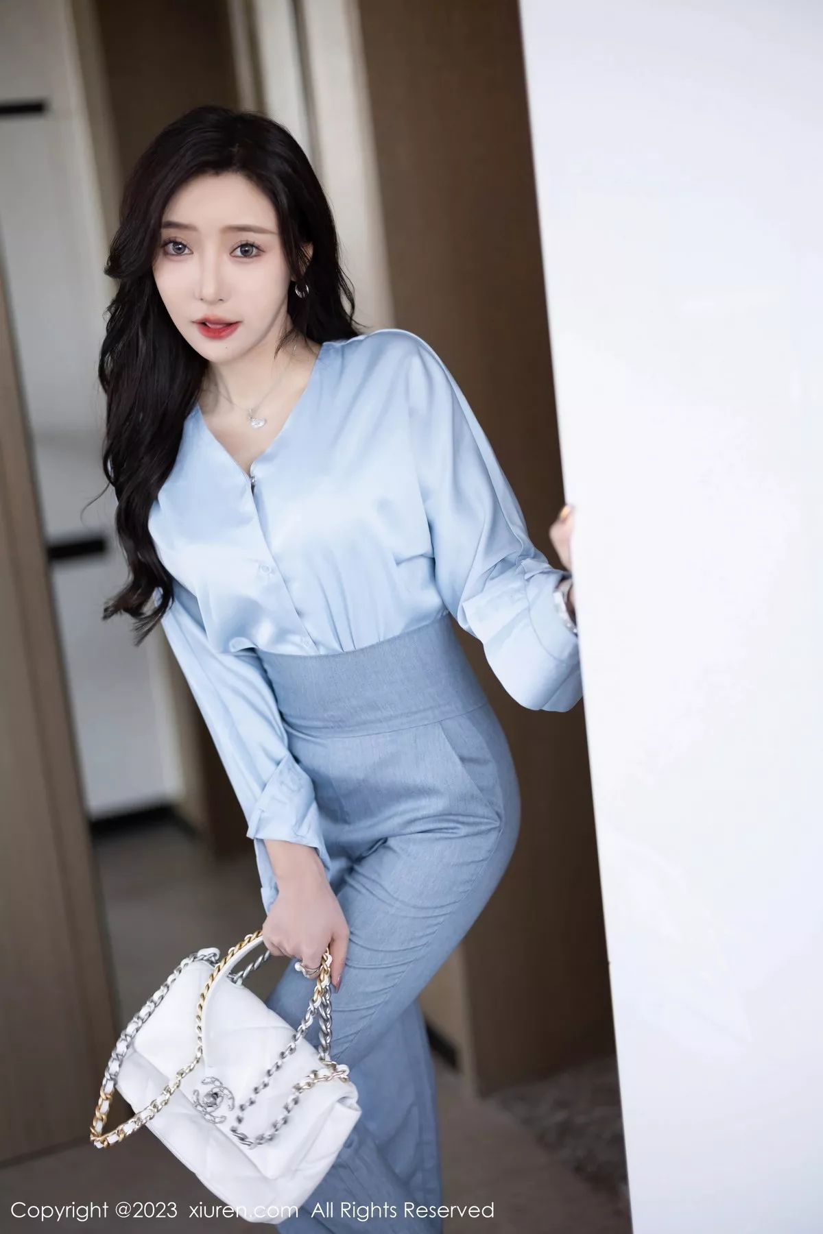 秀人集.com_[XiuRen秀人网]No.7123_女神王馨瑶yanni浅色Ol服饰露白色蕾丝内衣配超薄肉丝诱惑写真85P