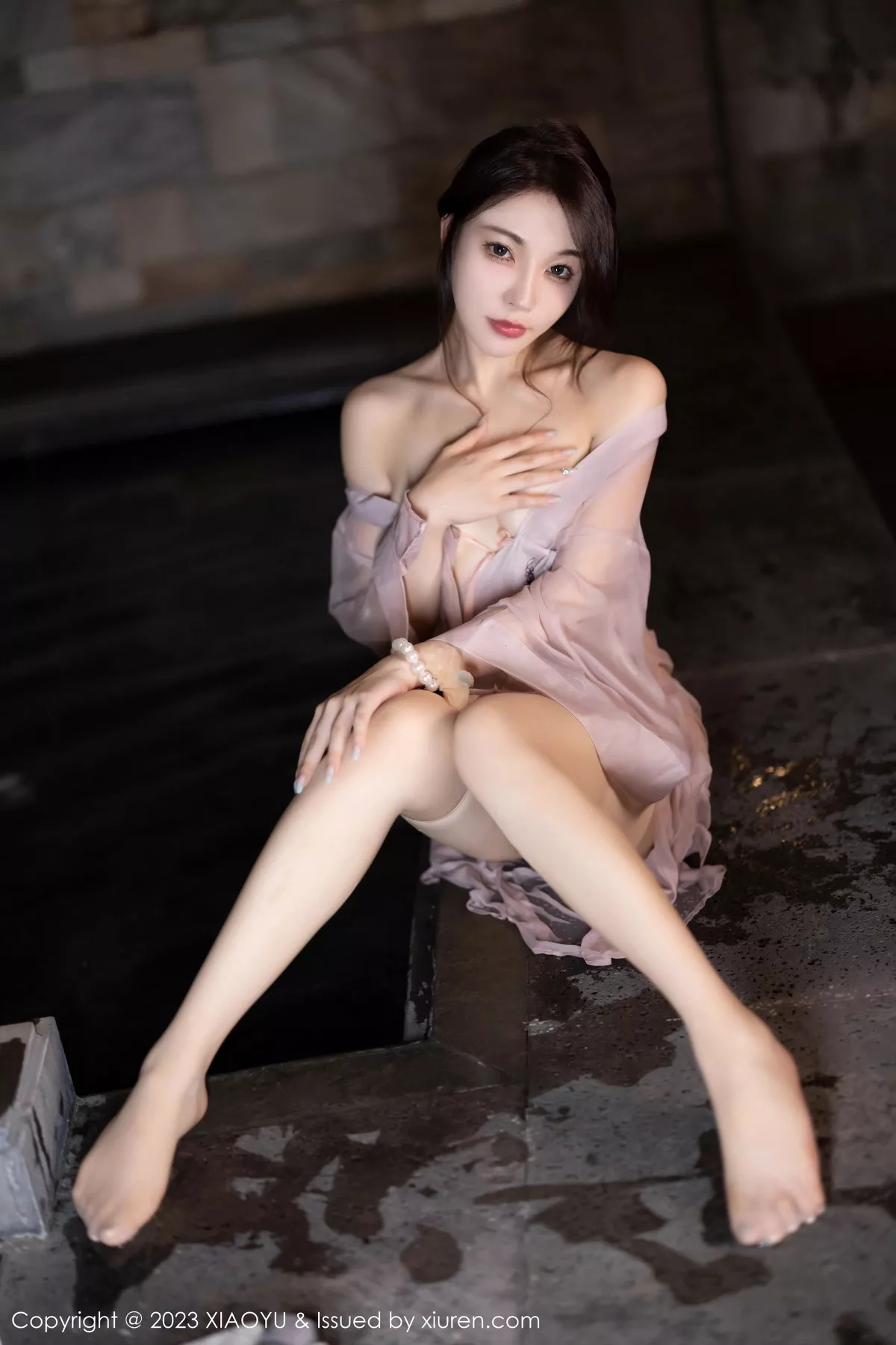 秀人集.com_[XiaoYu画语界]Vol.1076_女神徐莉芝Booty性感轻透薄纱服配超薄肉丝秀曼妙身姿诱惑写真84P