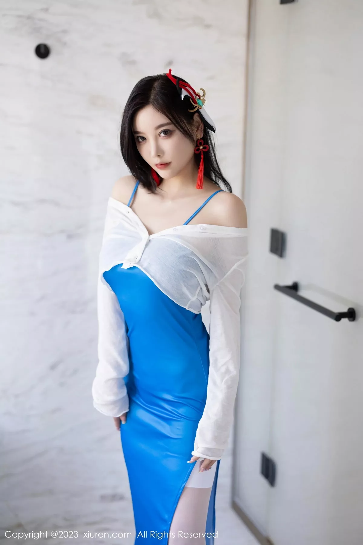 秀人集.com_[XiuRen秀人网]No.7135_女神杨晨晨Yome性感蓝色长裙露浅灰色蕾丝内衣迷人诱惑写真84P